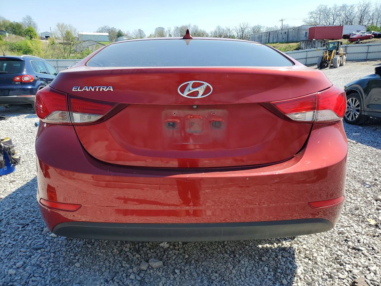 2015 Hyundai Elantra Se Red vin: 5NPDH4AE5FH588629