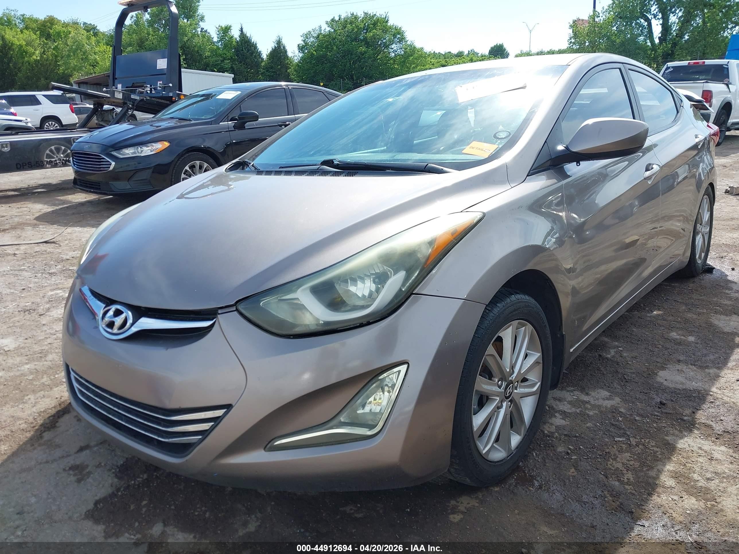 2015 Hyundai Elantra Se Beige vin: 5NPDH4AE5FH594821