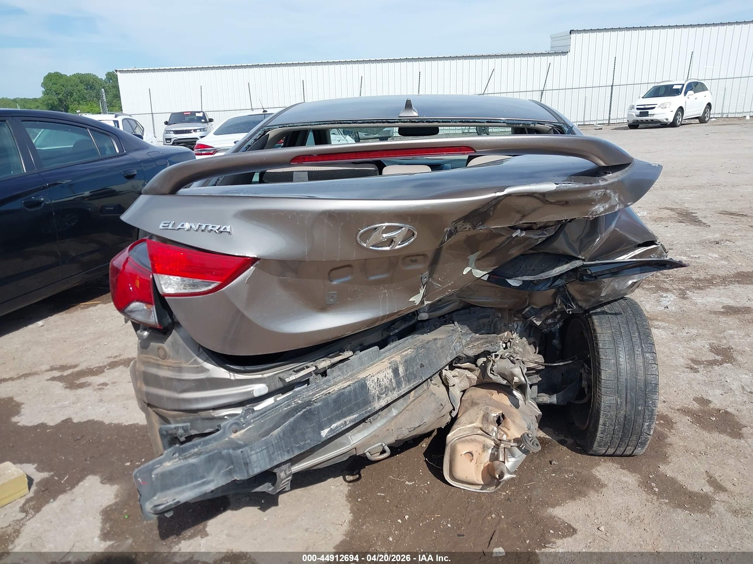 2015 Hyundai Elantra Se Beige vin: 5NPDH4AE5FH594821