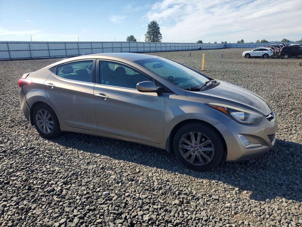 2015 Hyundai Elantra Se Silver vin: 5NPDH4AE5FH605915