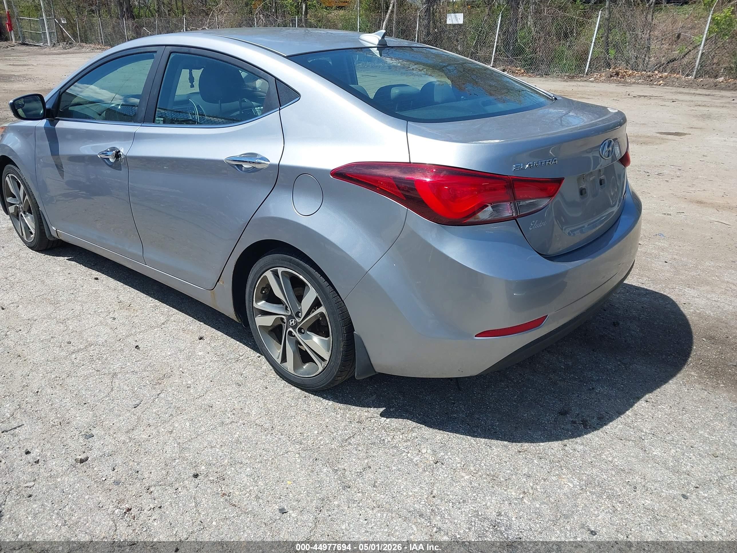 2015 Hyundai Elantra Limited Silver vin: 5NPDH4AE5FH606062