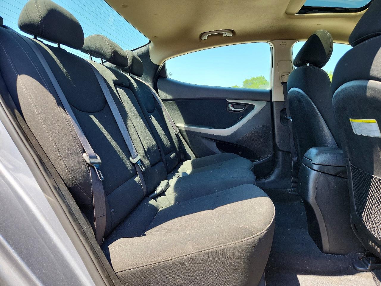 2015 Hyundai Elantra Se Silver vin: 5NPDH4AE5FH607373