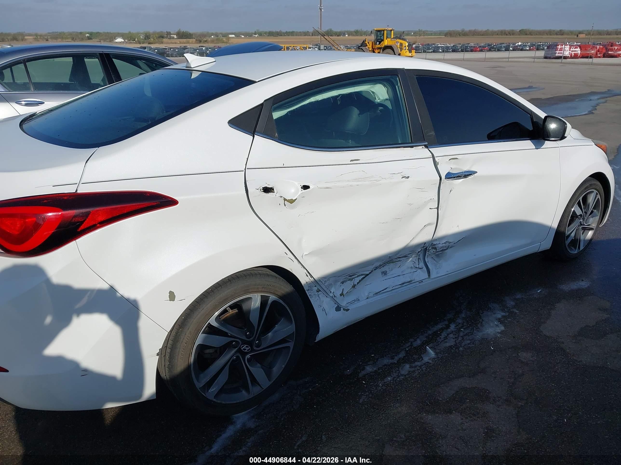 2015 Hyundai Elantra Limited White vin: 5NPDH4AE5FH612136