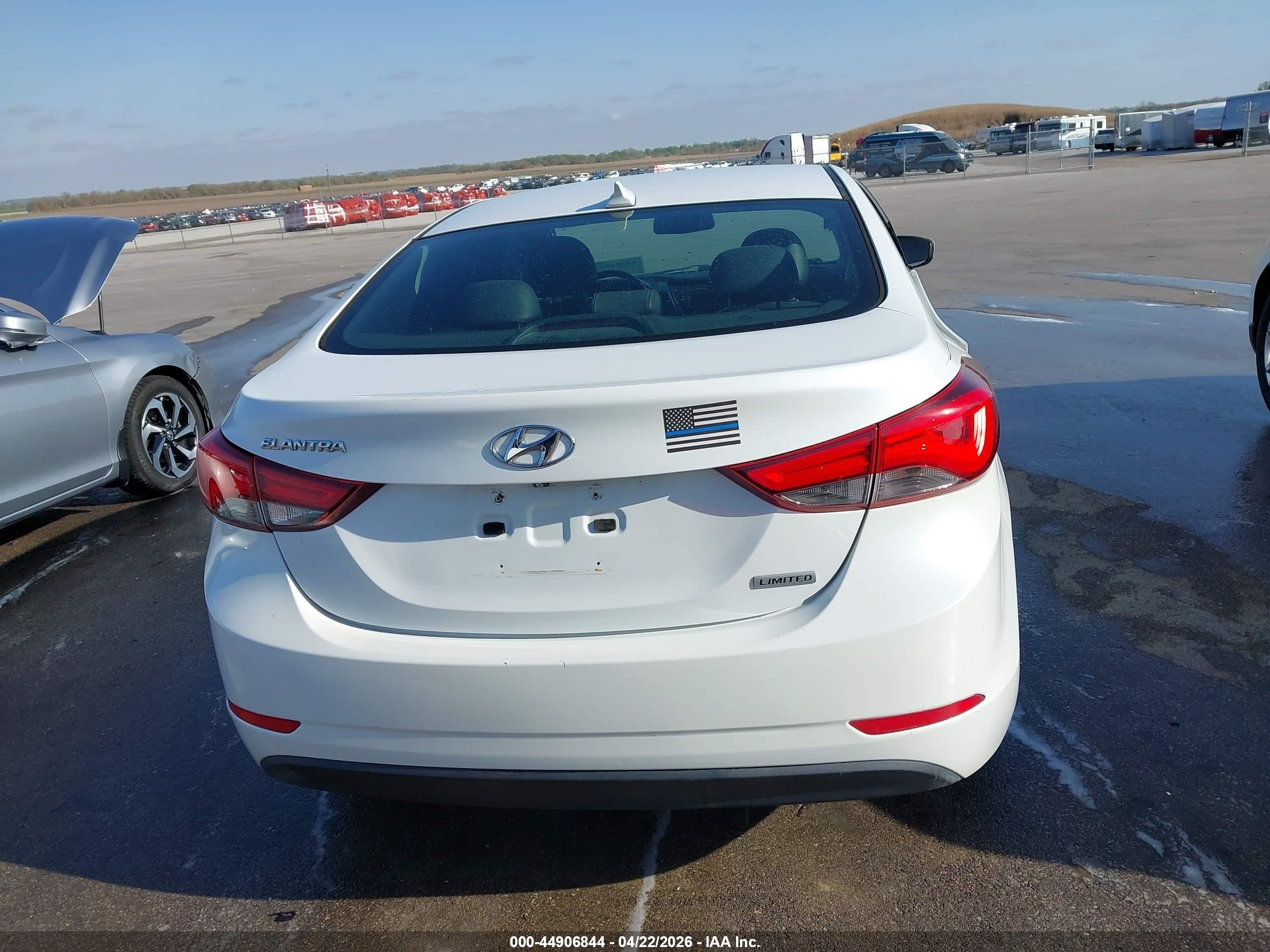 2015 Hyundai Elantra Limited White vin: 5NPDH4AE5FH612136