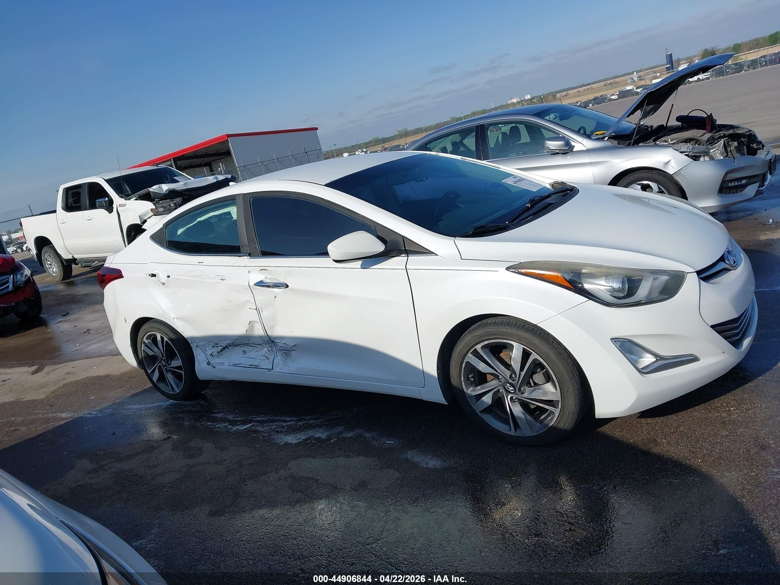 2015 Hyundai Elantra Limited White vin: 5NPDH4AE5FH612136