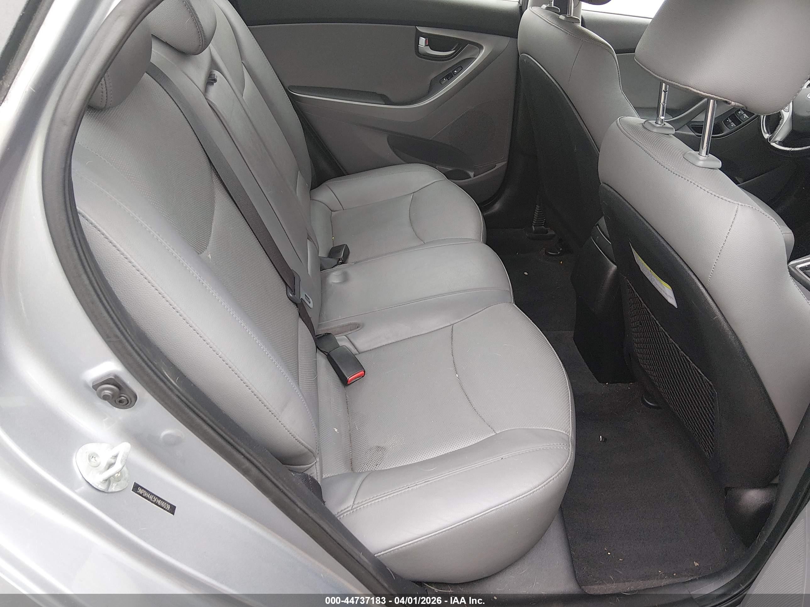 2015 Hyundai Elantra Limited Silver vin: 5NPDH4AE5FH616039