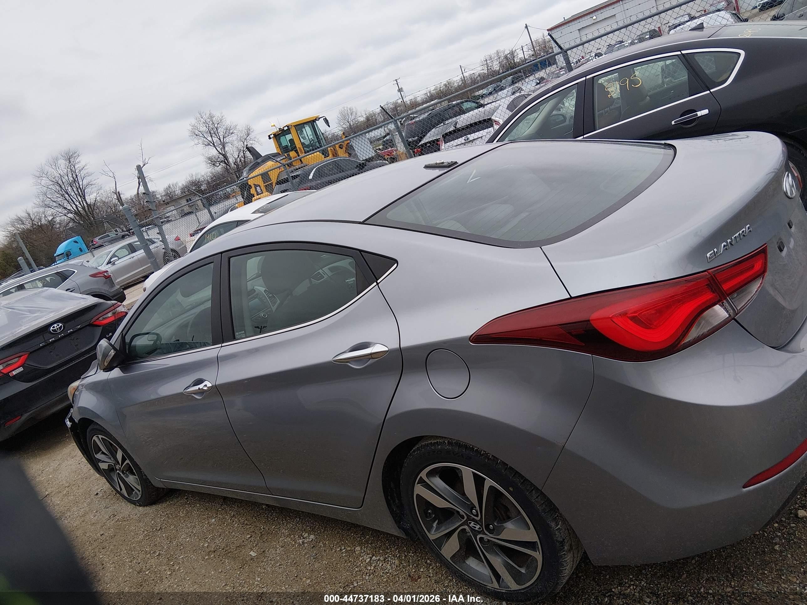 2015 Hyundai Elantra Limited Silver vin: 5NPDH4AE5FH616039