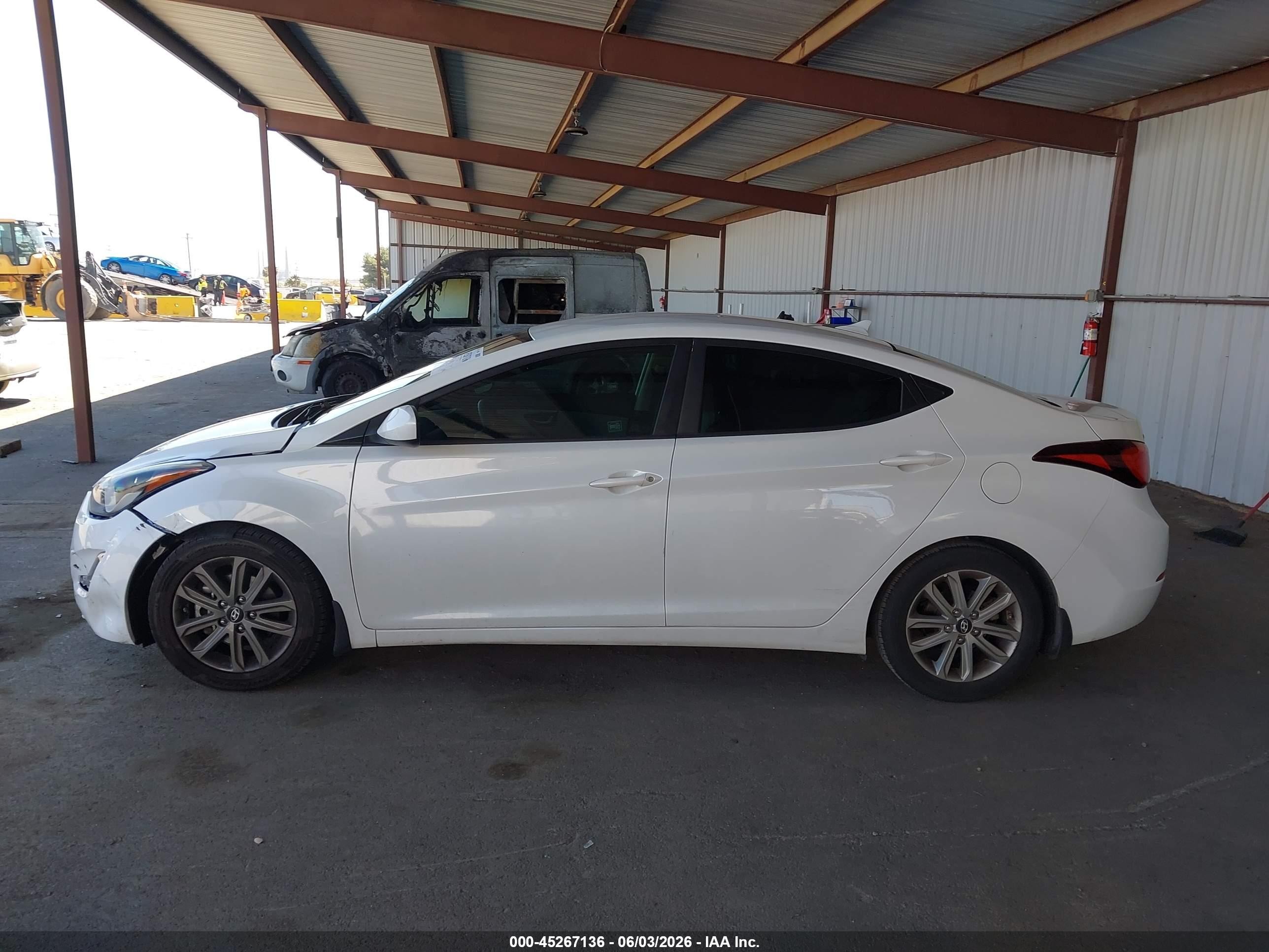 2015 Hyundai Elantra Se White vin: 5NPDH4AE5FH617580