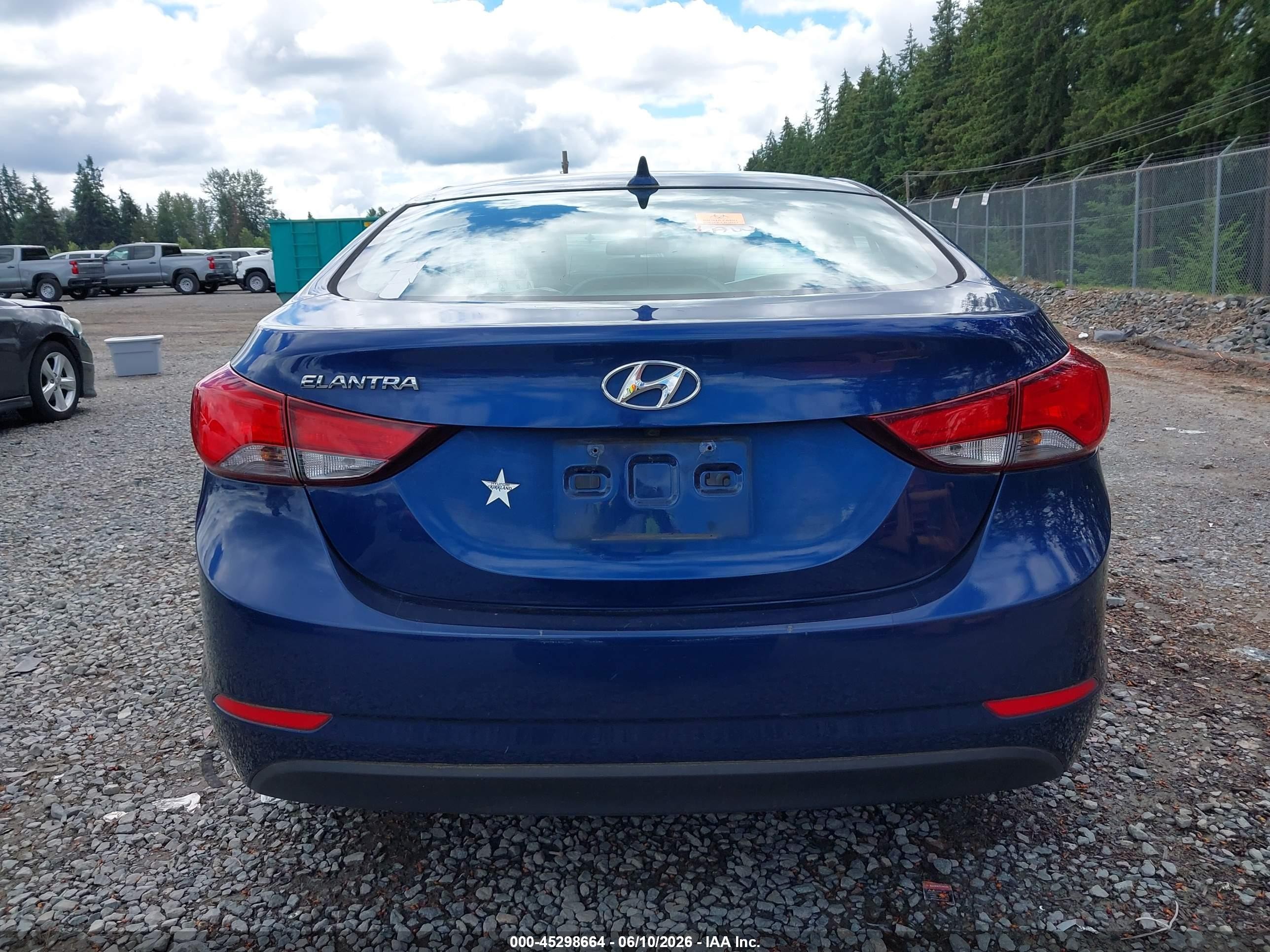 2015 Hyundai Elantra Se Blue vin: 5NPDH4AE5FH624805