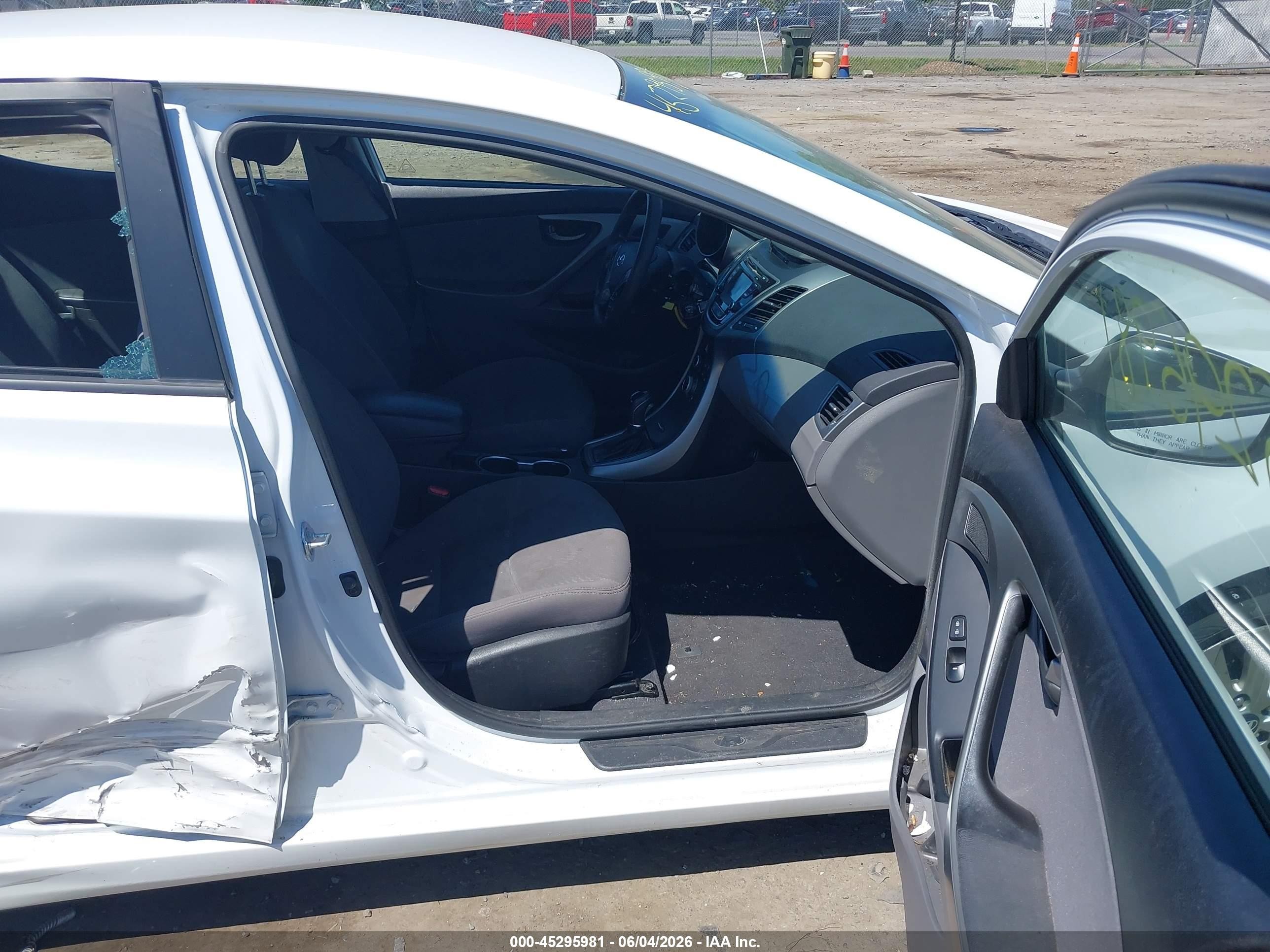 2015 Hyundai Elantra Se White vin: 5NPDH4AE5FH629728