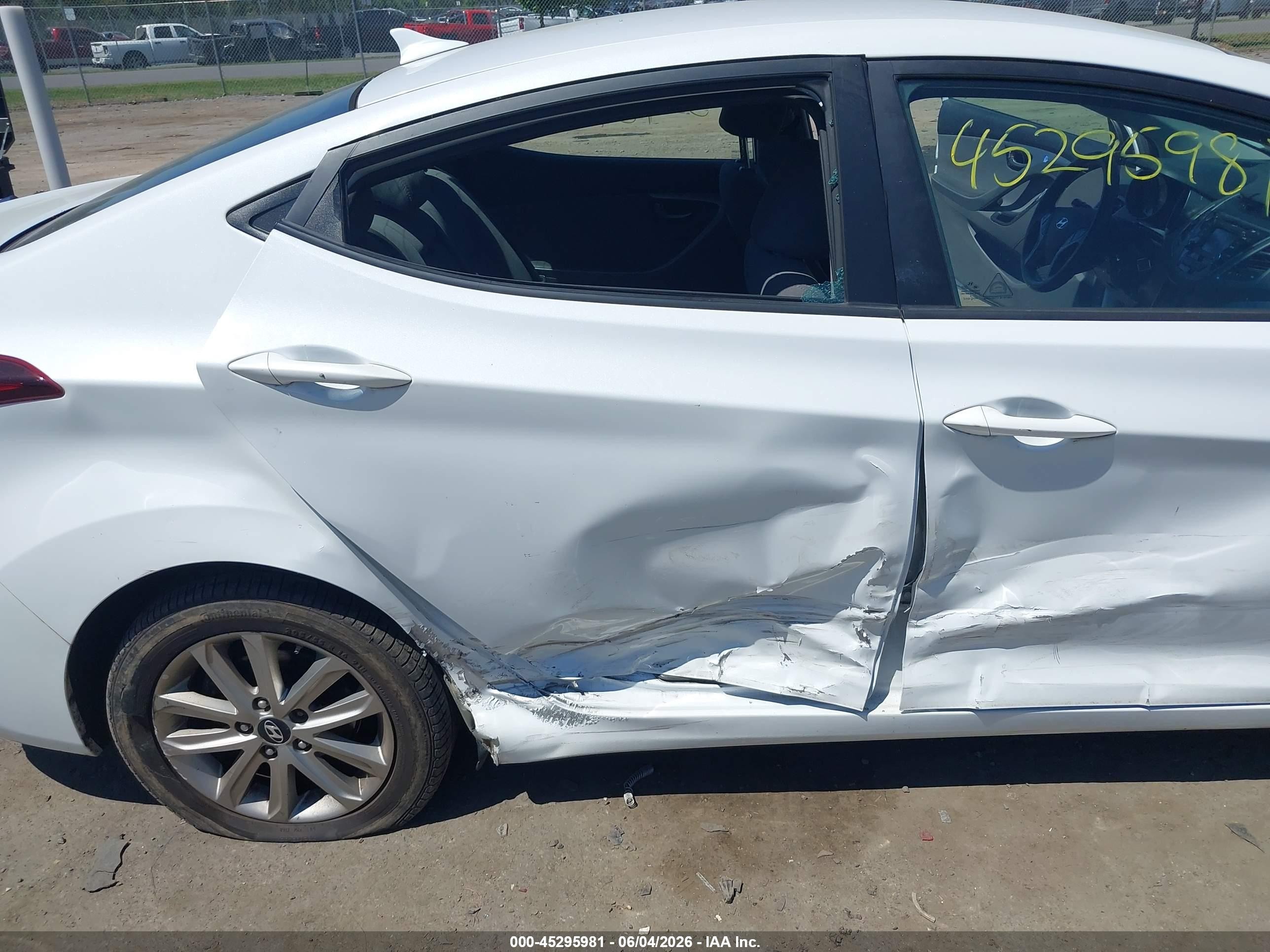 2015 Hyundai Elantra Se White vin: 5NPDH4AE5FH629728