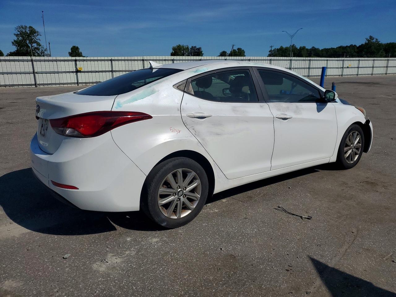 2015 Hyundai Elantra White vin: 5NPDH4AE5FH634475