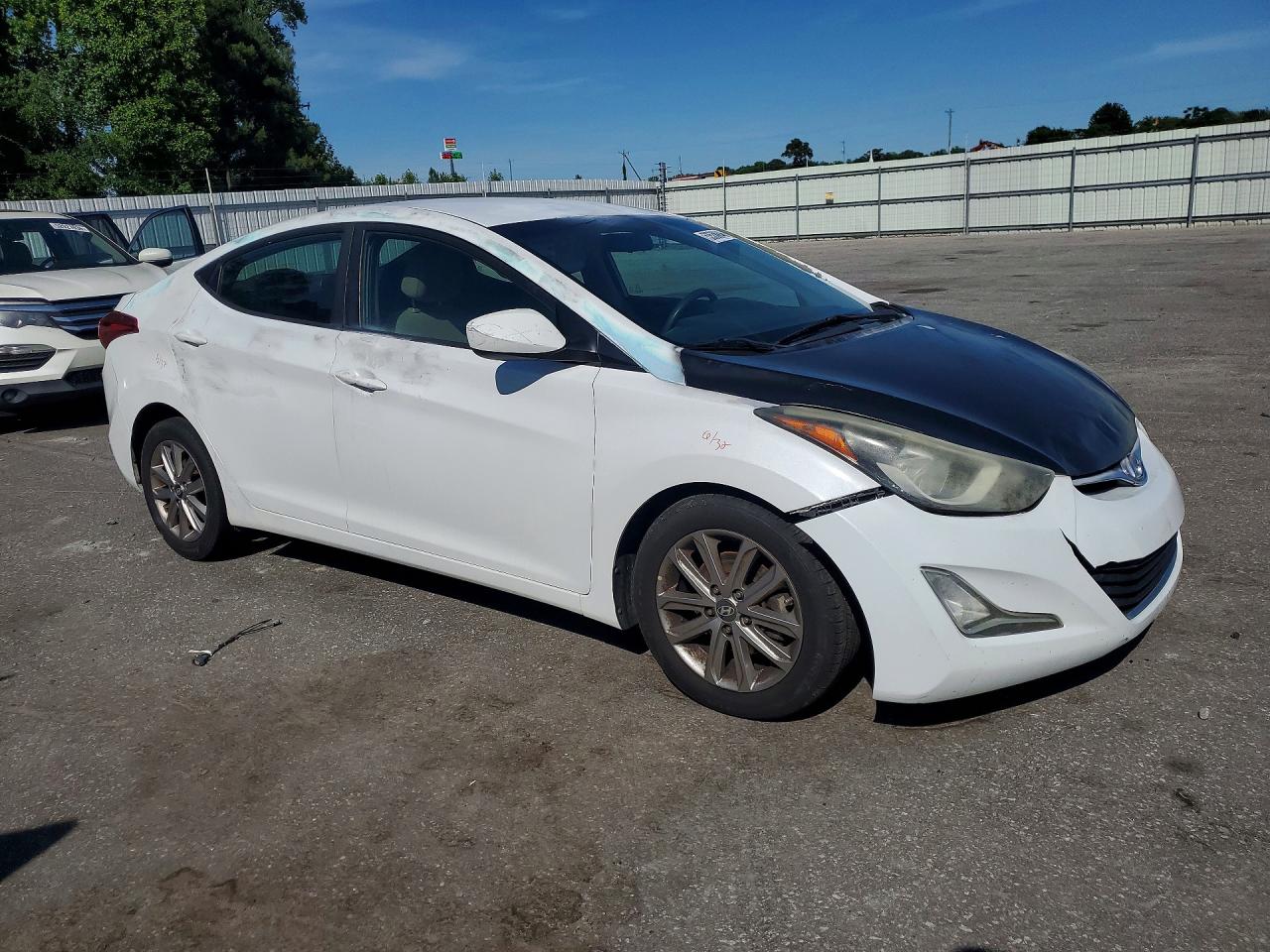 2015 Hyundai Elantra White vin: 5NPDH4AE5FH634475