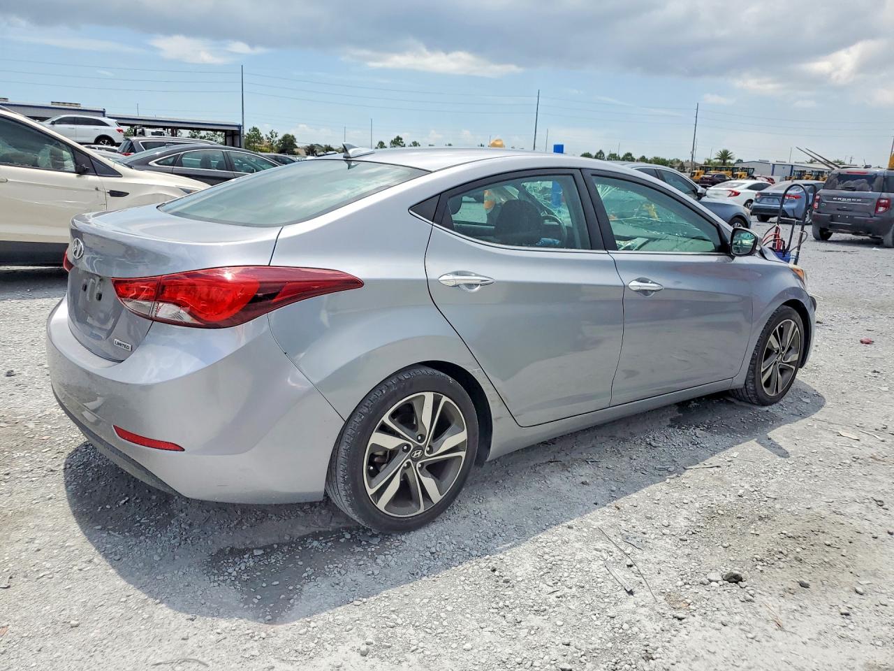 2015 Hyundai Elantra Limited Silver vin: 5NPDH4AE5FH639904