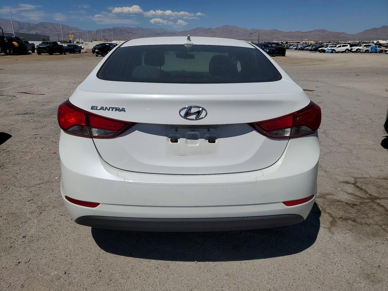 2015 Hyundai Elantra Se Белый vin: 5NPDH4AE5FH645265