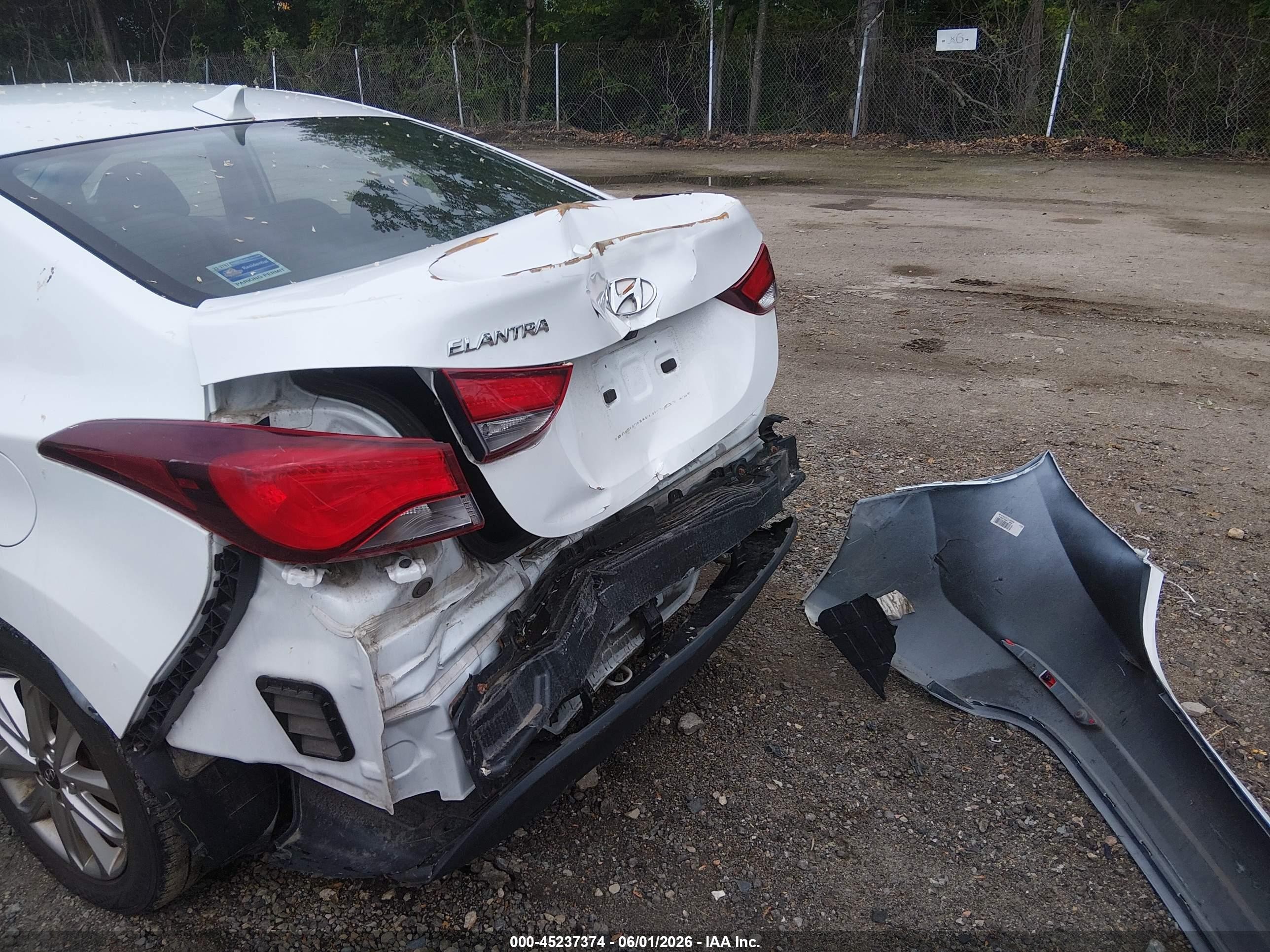 2015 Hyundai Elantra Se White vin: 5NPDH4AE5FH649011