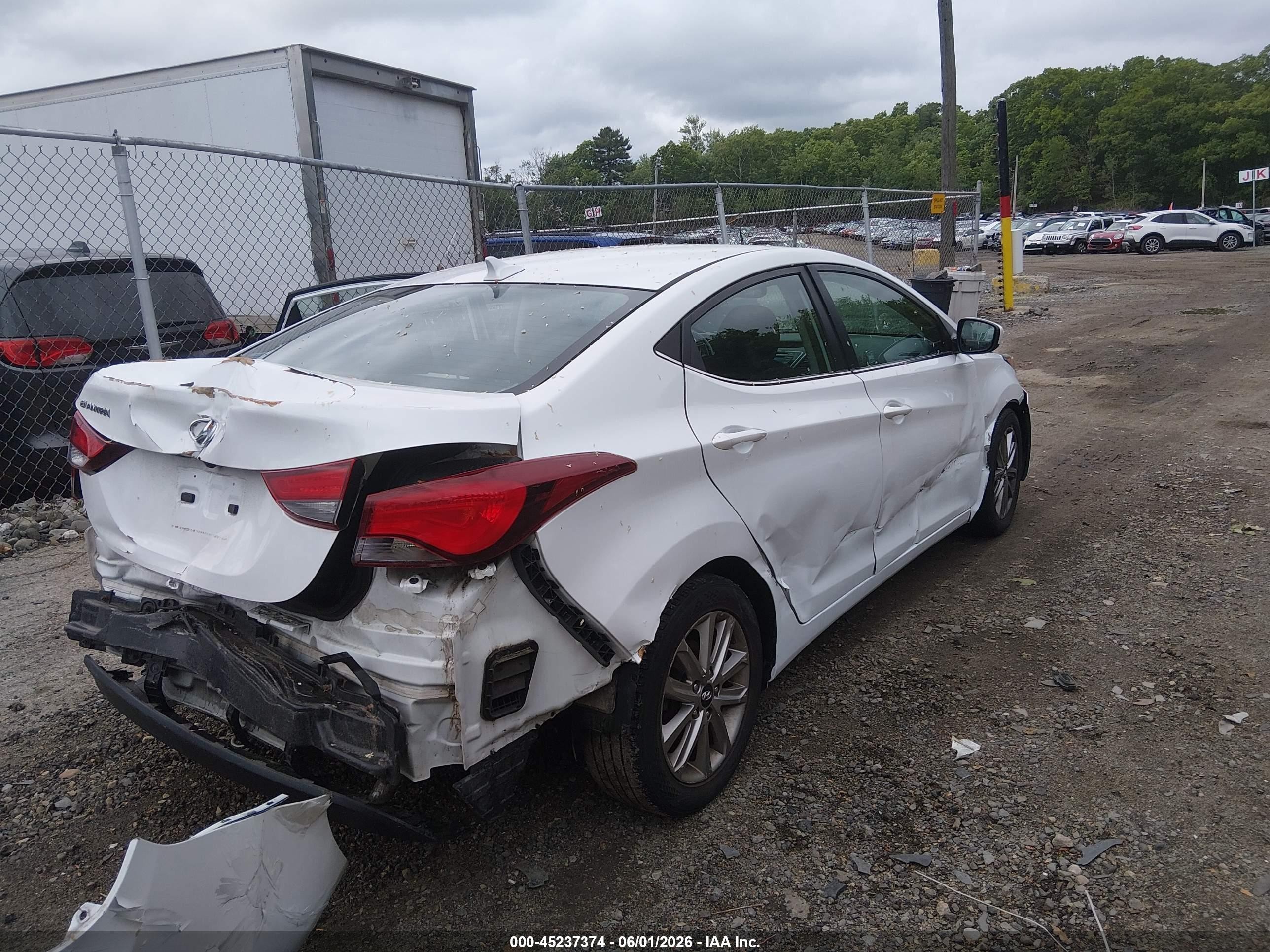 2015 Hyundai Elantra Se White vin: 5NPDH4AE5FH649011