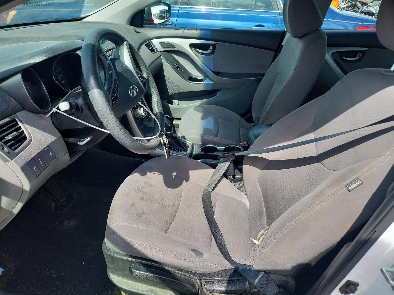 2016 Hyundai Elantra Se White vin: 5NPDH4AE5GH656042