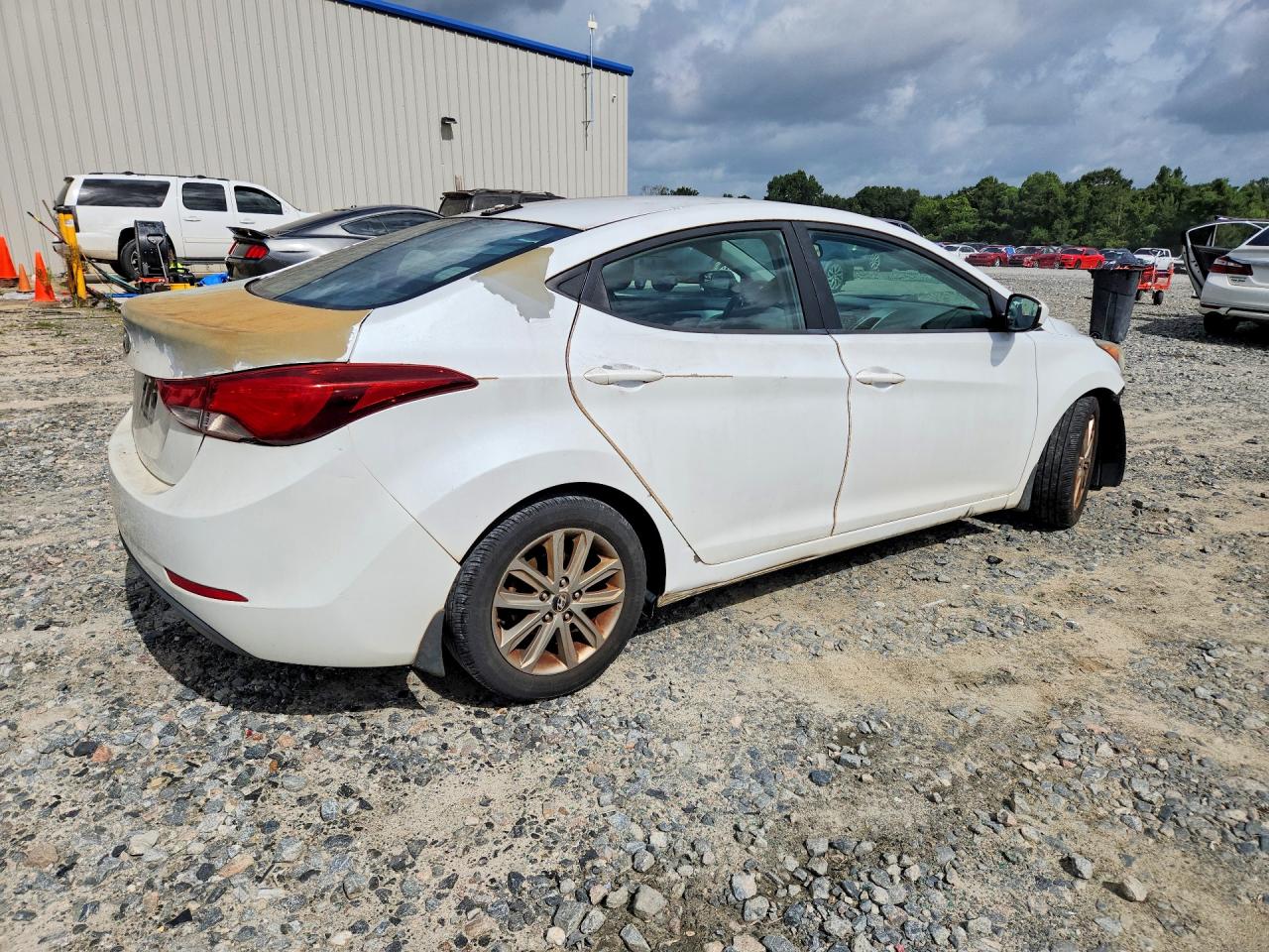 2016 Hyundai Elantra Se White vin: 5NPDH4AE5GH656042