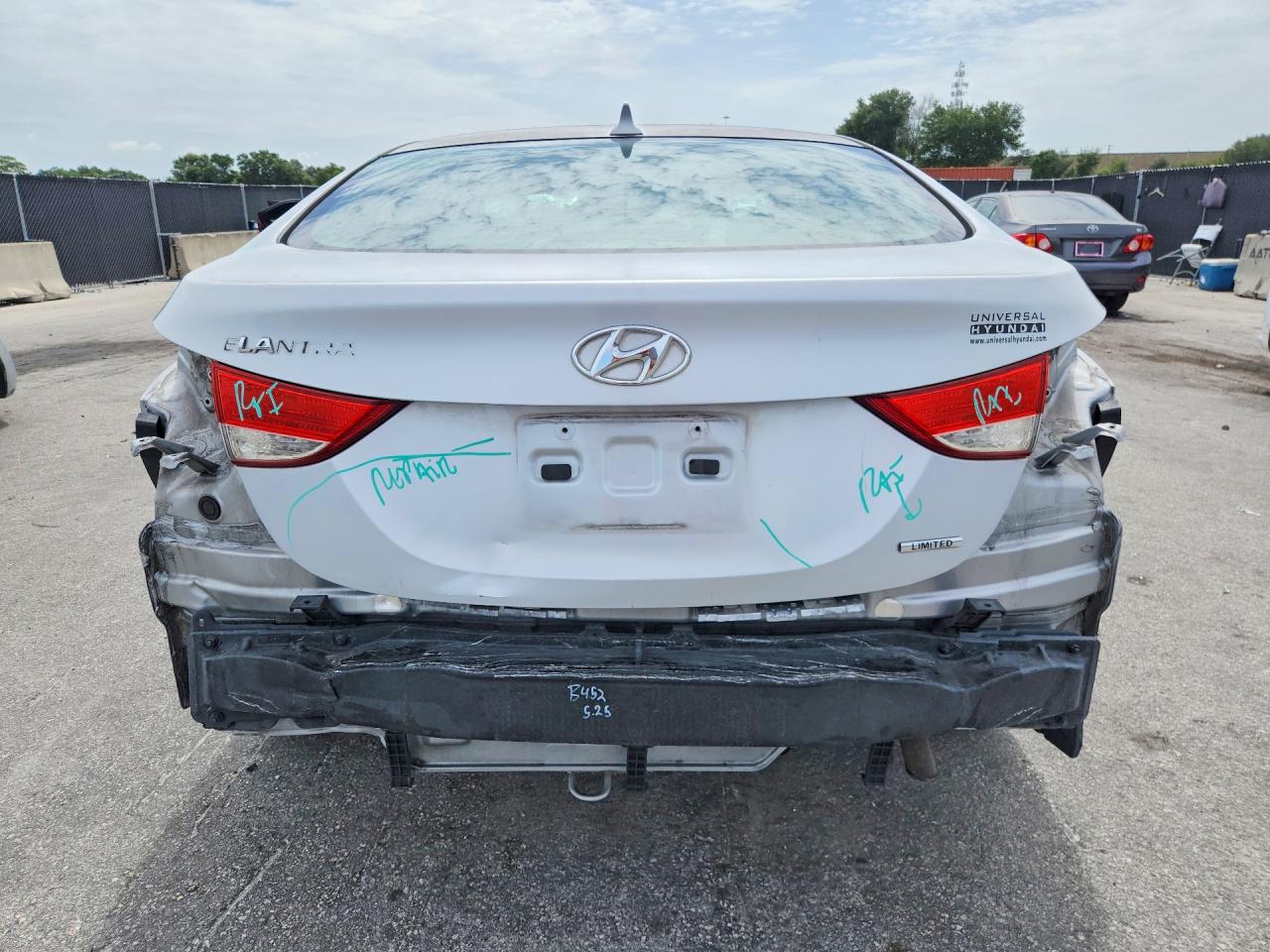2011 Hyundai Elantra Limited Silver vin: 5NPDH4AE6BH075478