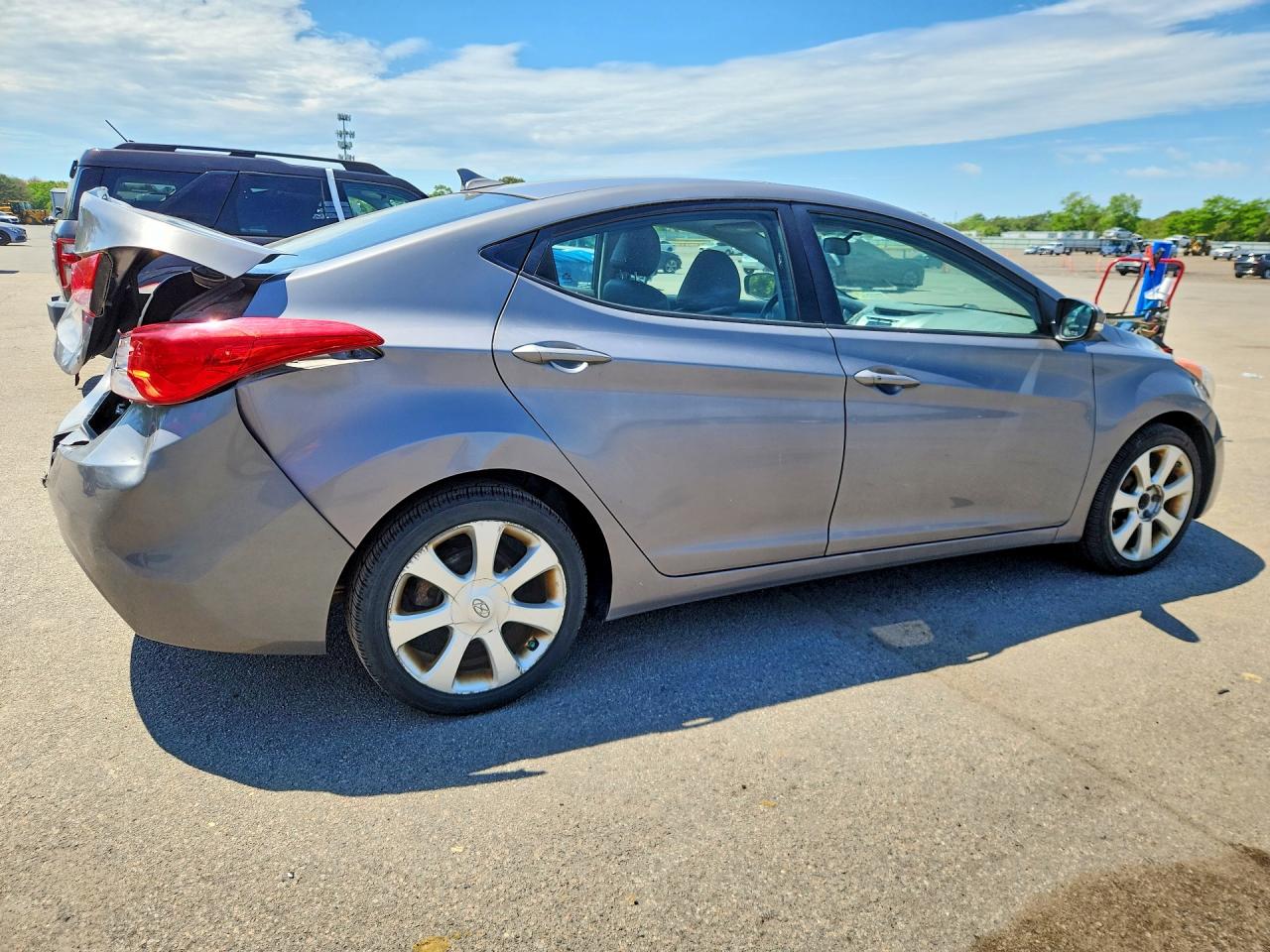 2011 Hyundai Elantra Gray vin: 5NPDH4AE6BH075657