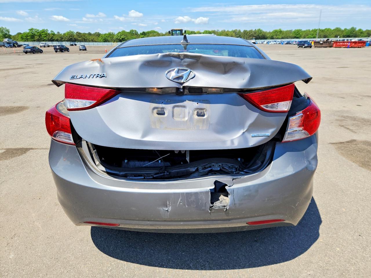 2011 Hyundai Elantra Gray vin: 5NPDH4AE6BH075657