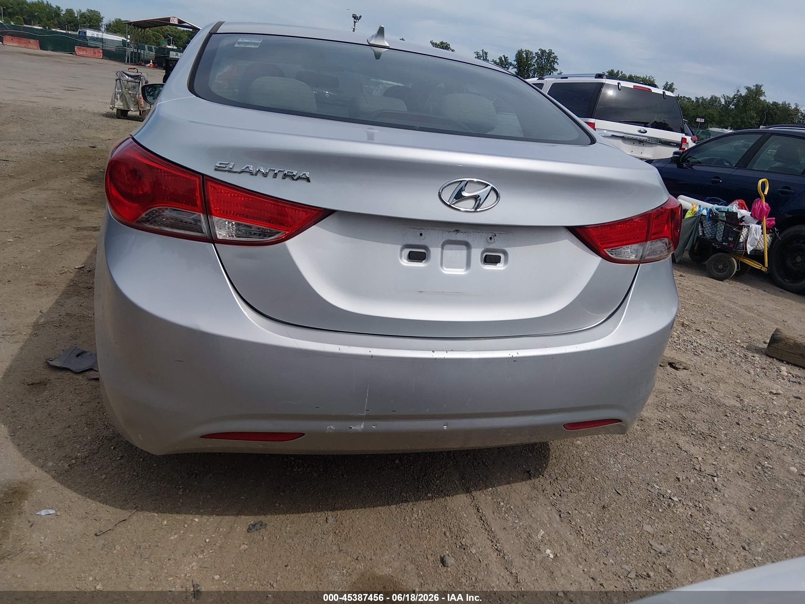 2012 Hyundai Elantra Gls Silver vin: 5NPDH4AE6CH064627