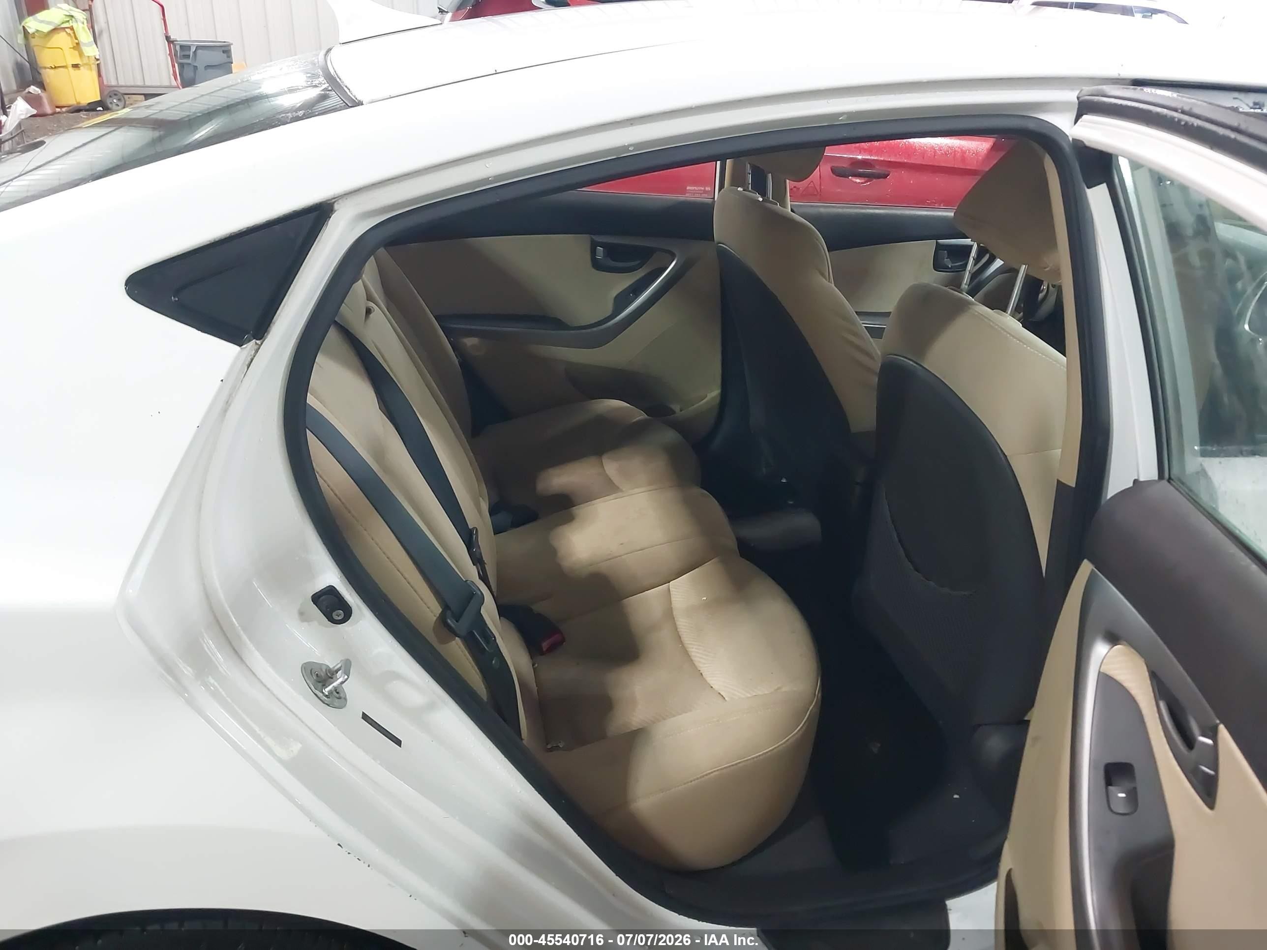 2012 Hyundai Elantra Gls White vin: 5NPDH4AE6CH066880
