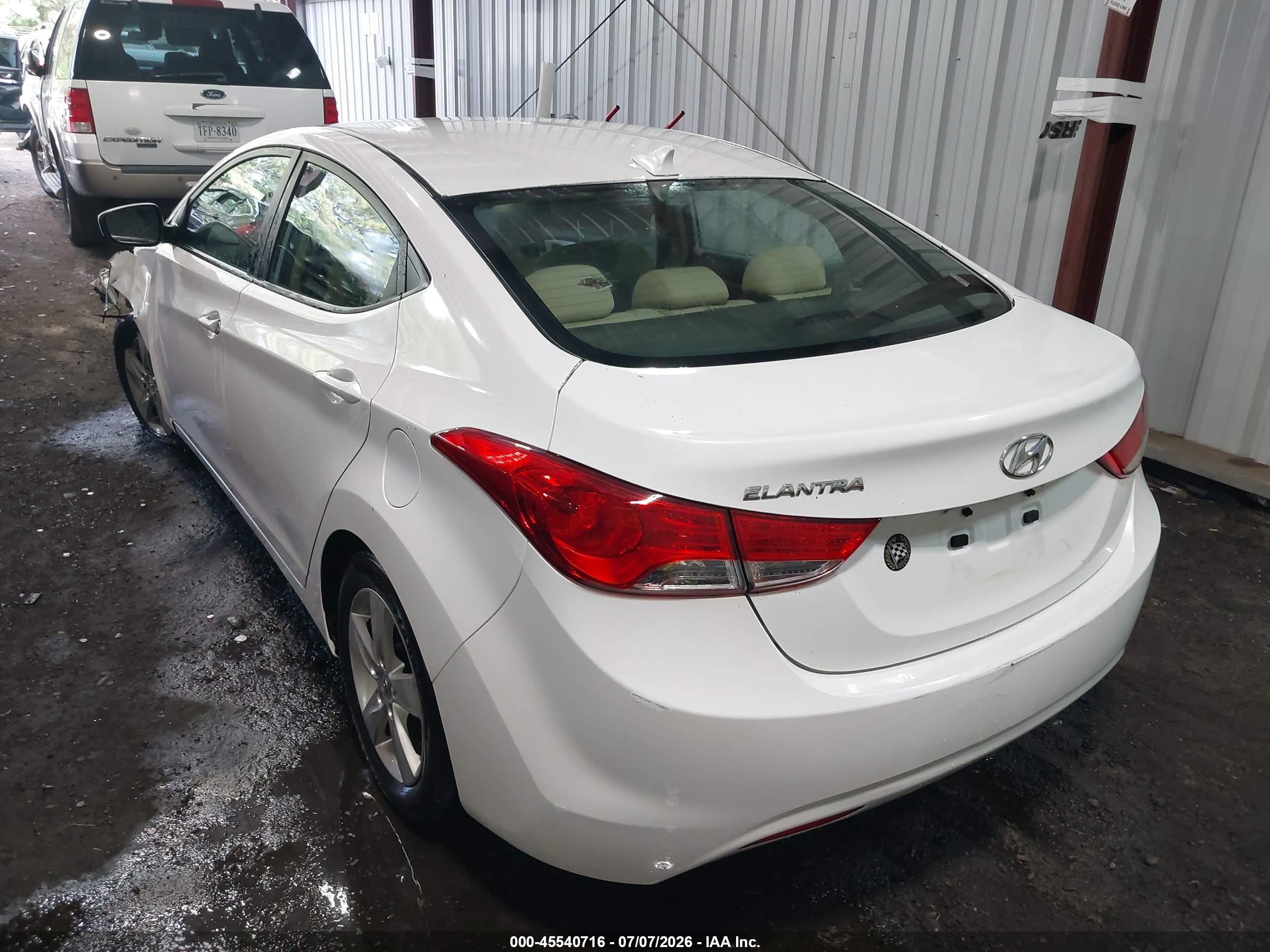 2012 Hyundai Elantra Gls White vin: 5NPDH4AE6CH066880