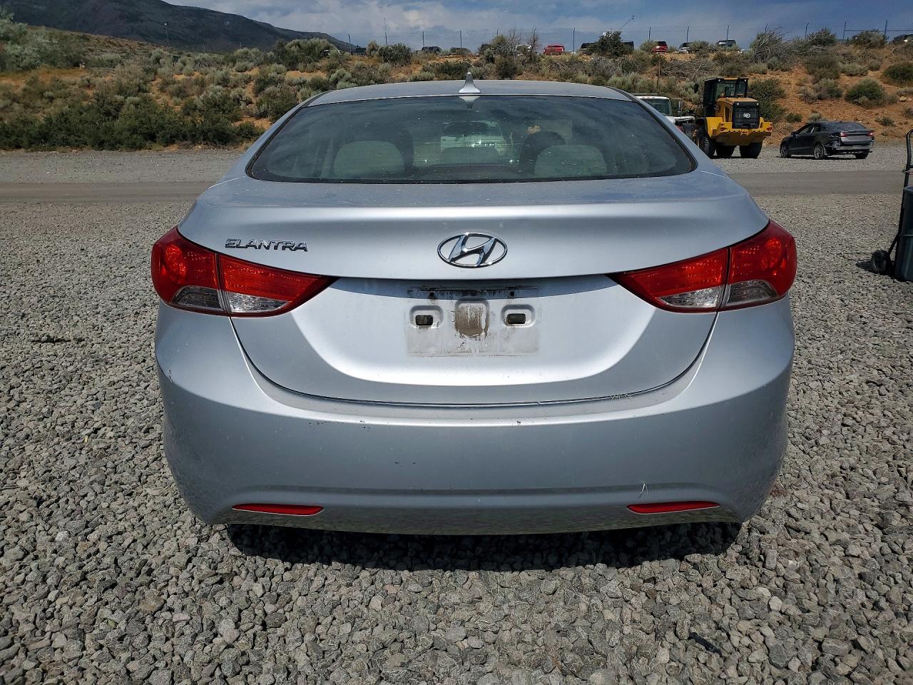 2012 Hyundai Elantra Gls Silver vin: 5NPDH4AE6CH069858