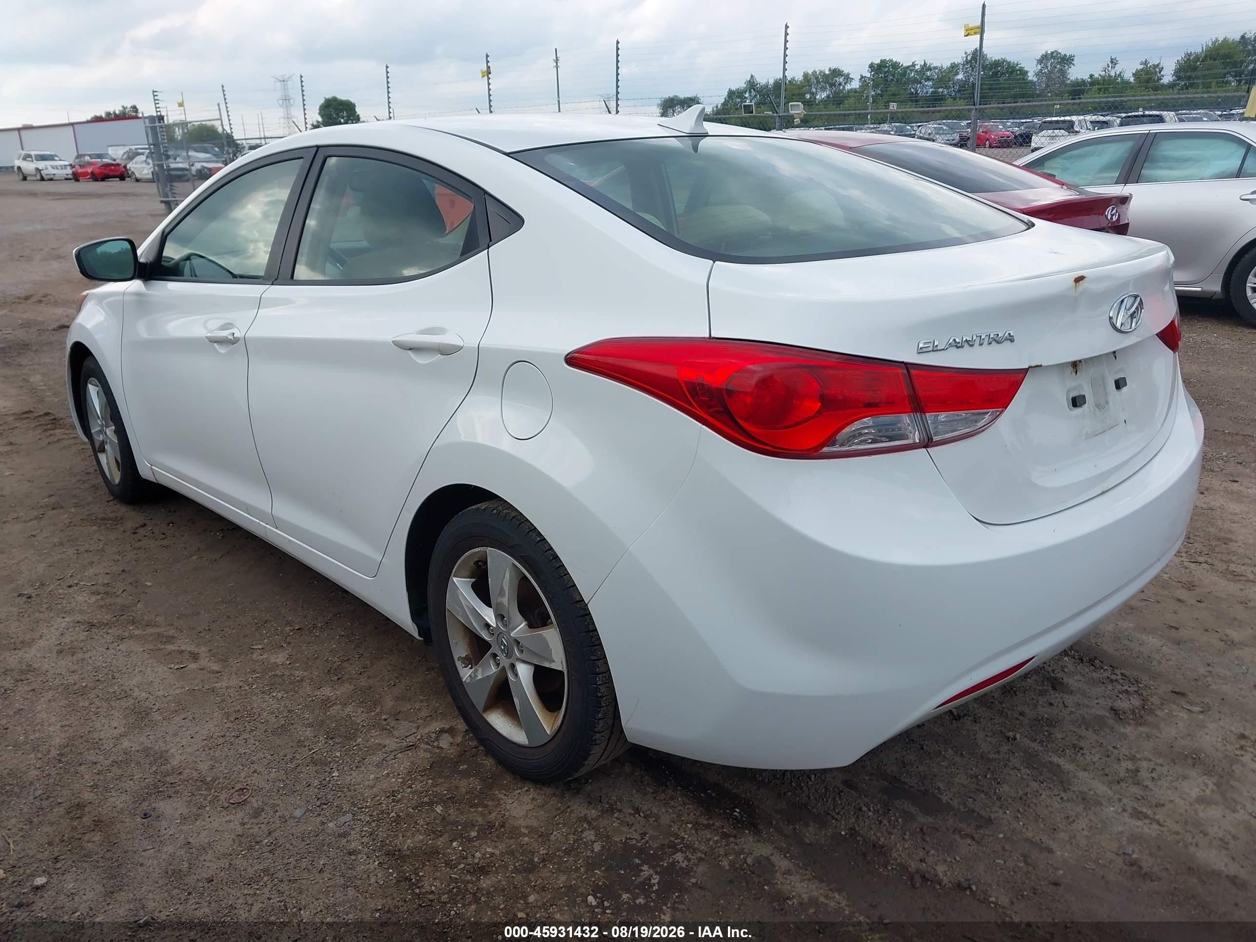 2012 Hyundai Elantra Gls White vin: 5NPDH4AE6CH081170