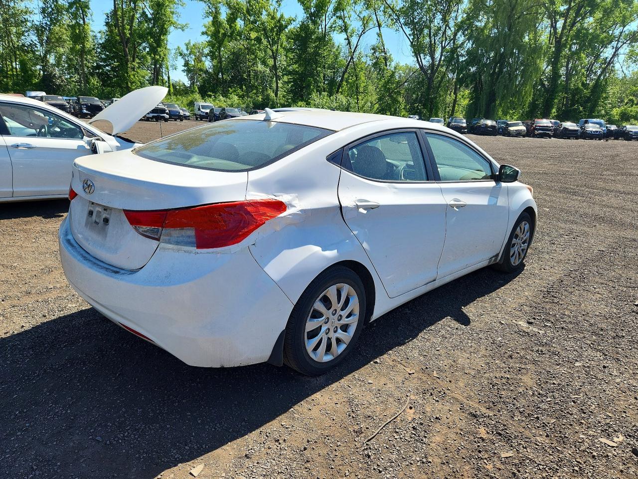 2012 Hyundai Elantra Gls White vin: 5NPDH4AE6CH116158