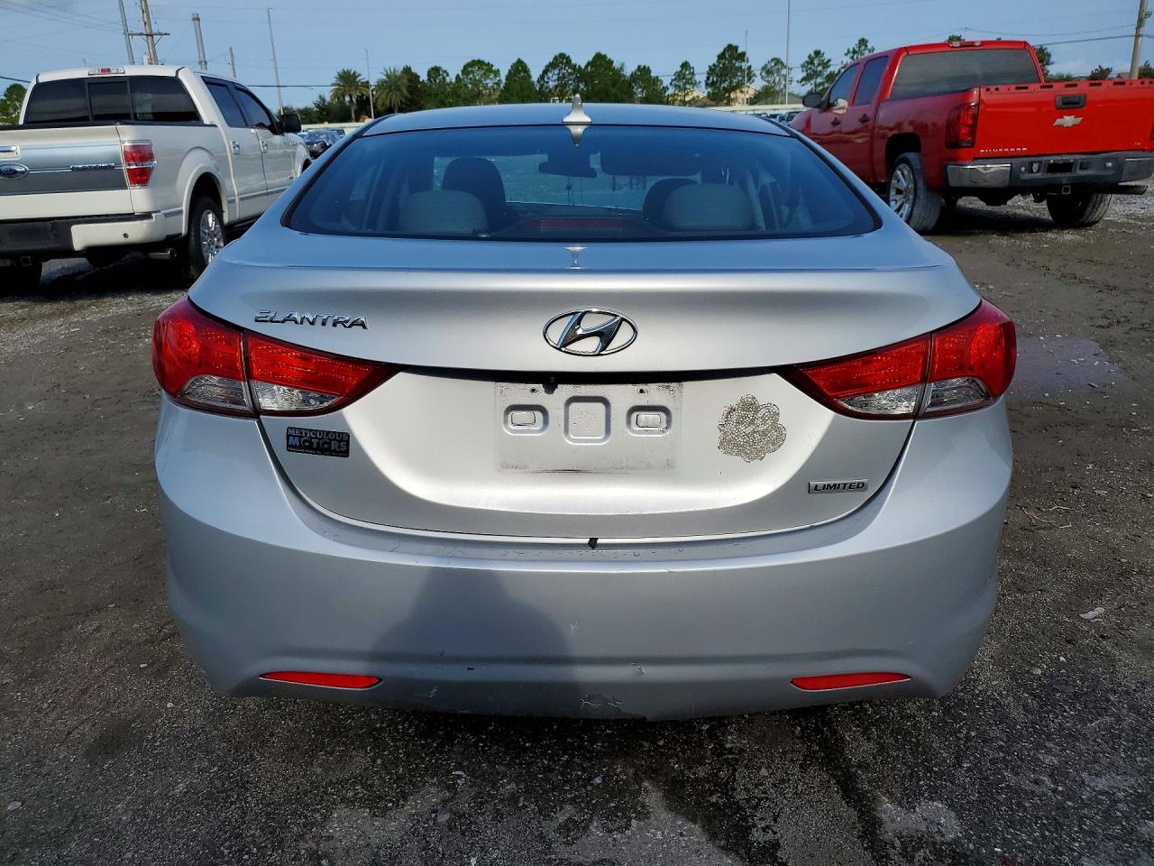 2013 Hyundai Elantra Limited Silver vin: 5NPDH4AE6DH195316