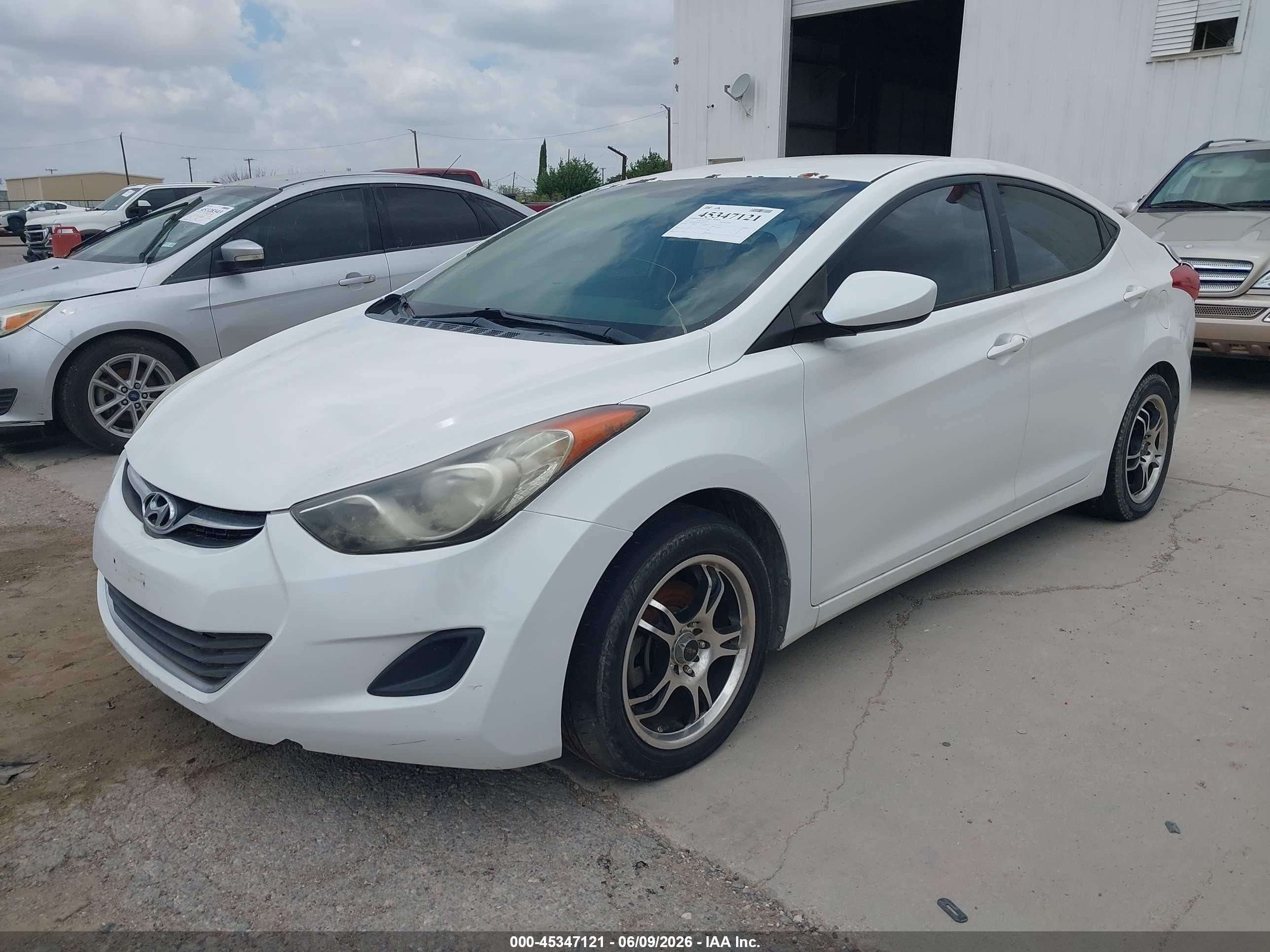 2013 Hyundai Elantra Gls/limited White vin: 5NPDH4AE6DH197499