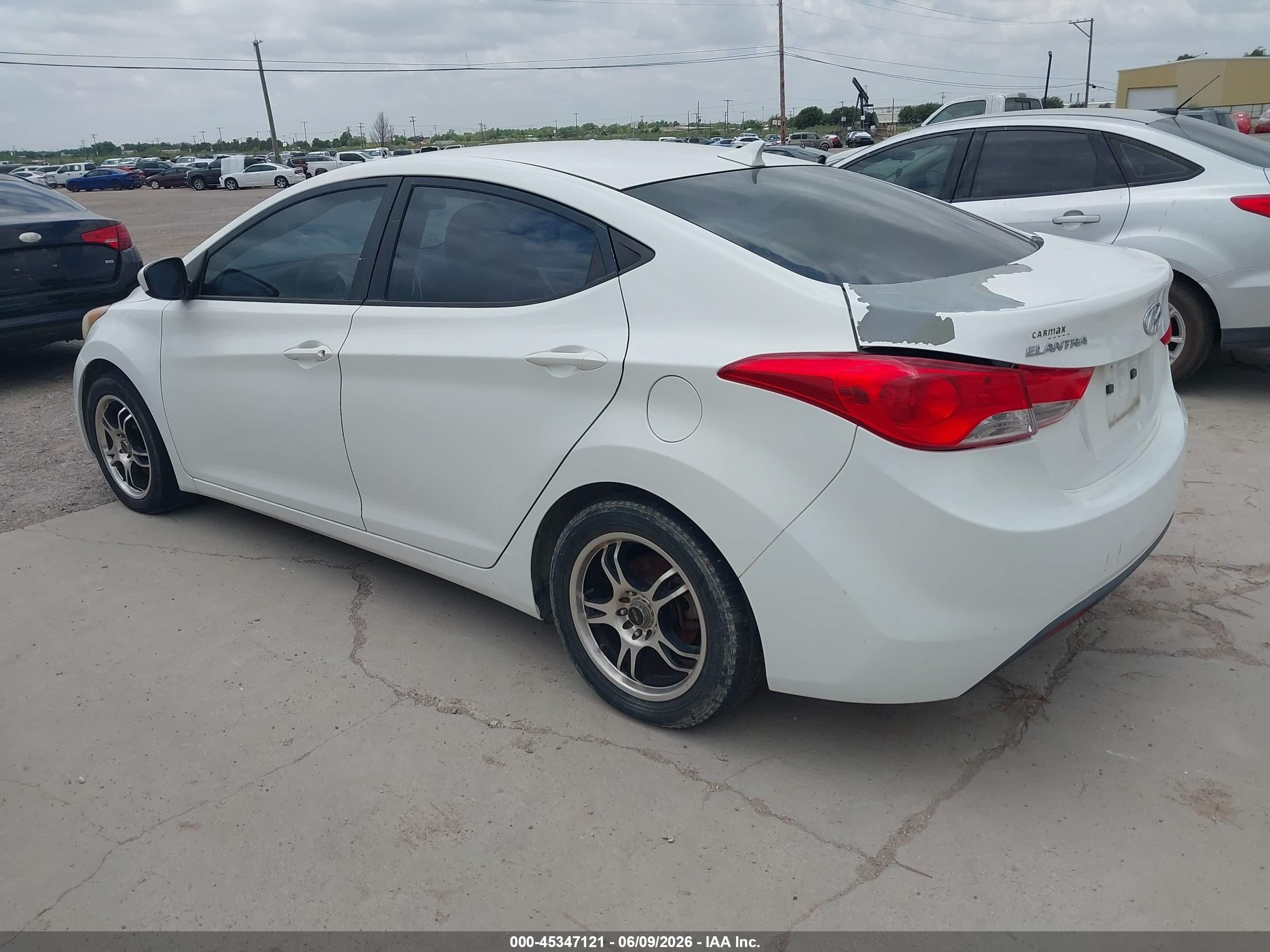 2013 Hyundai Elantra Gls/limited White vin: 5NPDH4AE6DH197499