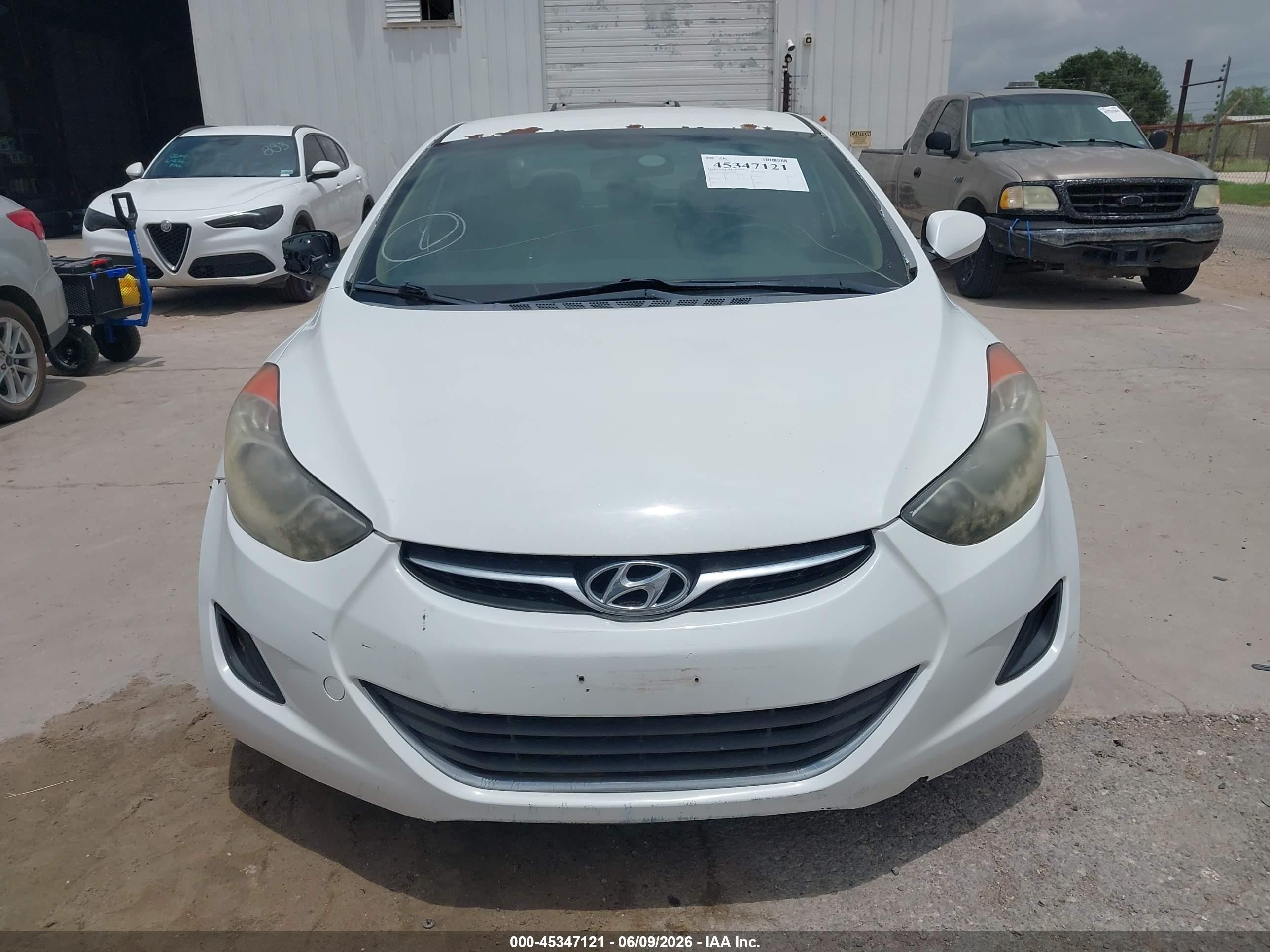 2013 Hyundai Elantra Gls/limited White vin: 5NPDH4AE6DH197499