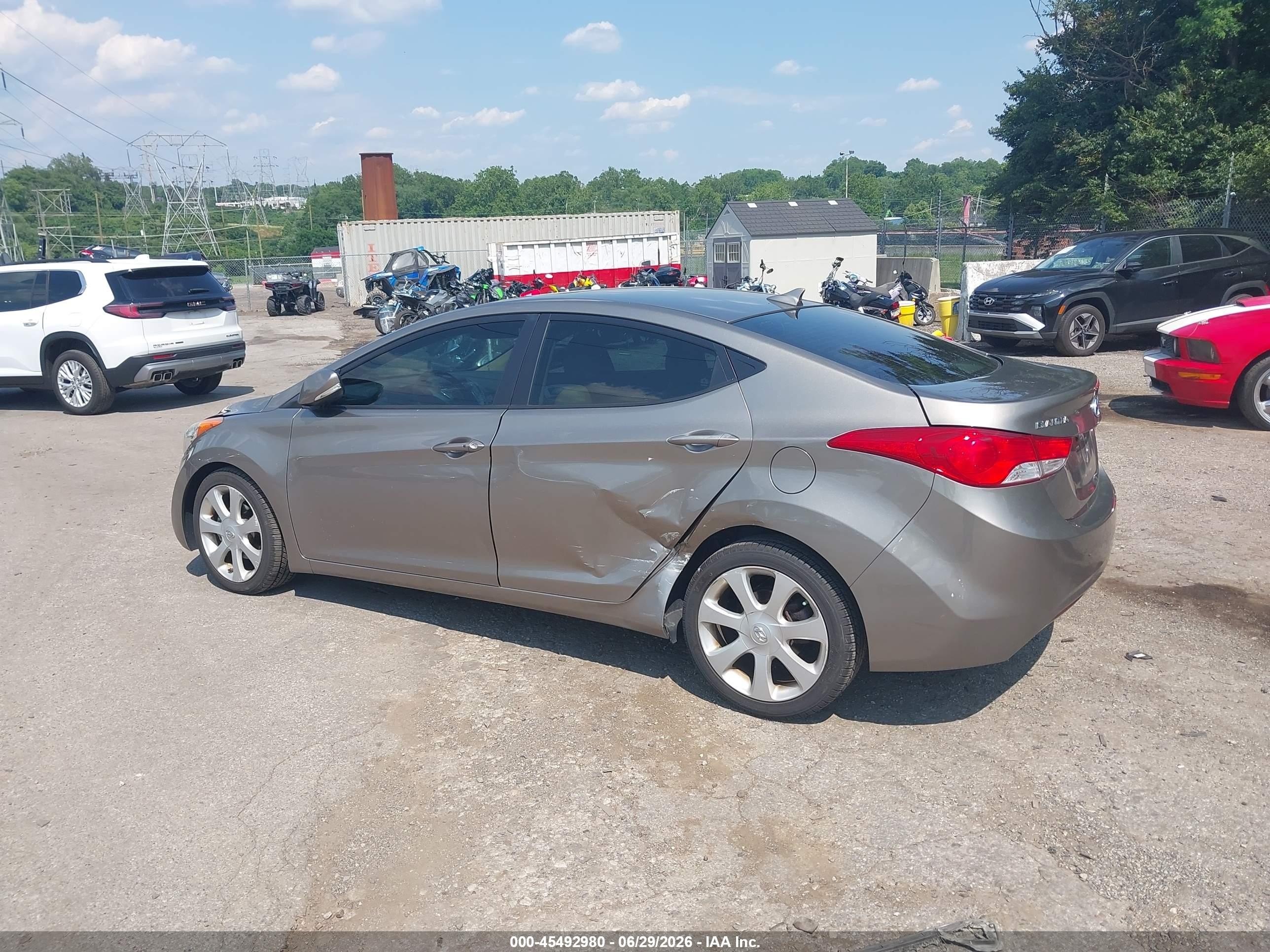 2013 Hyundai Elantra Limited Tan vin: 5NPDH4AE6DH269611