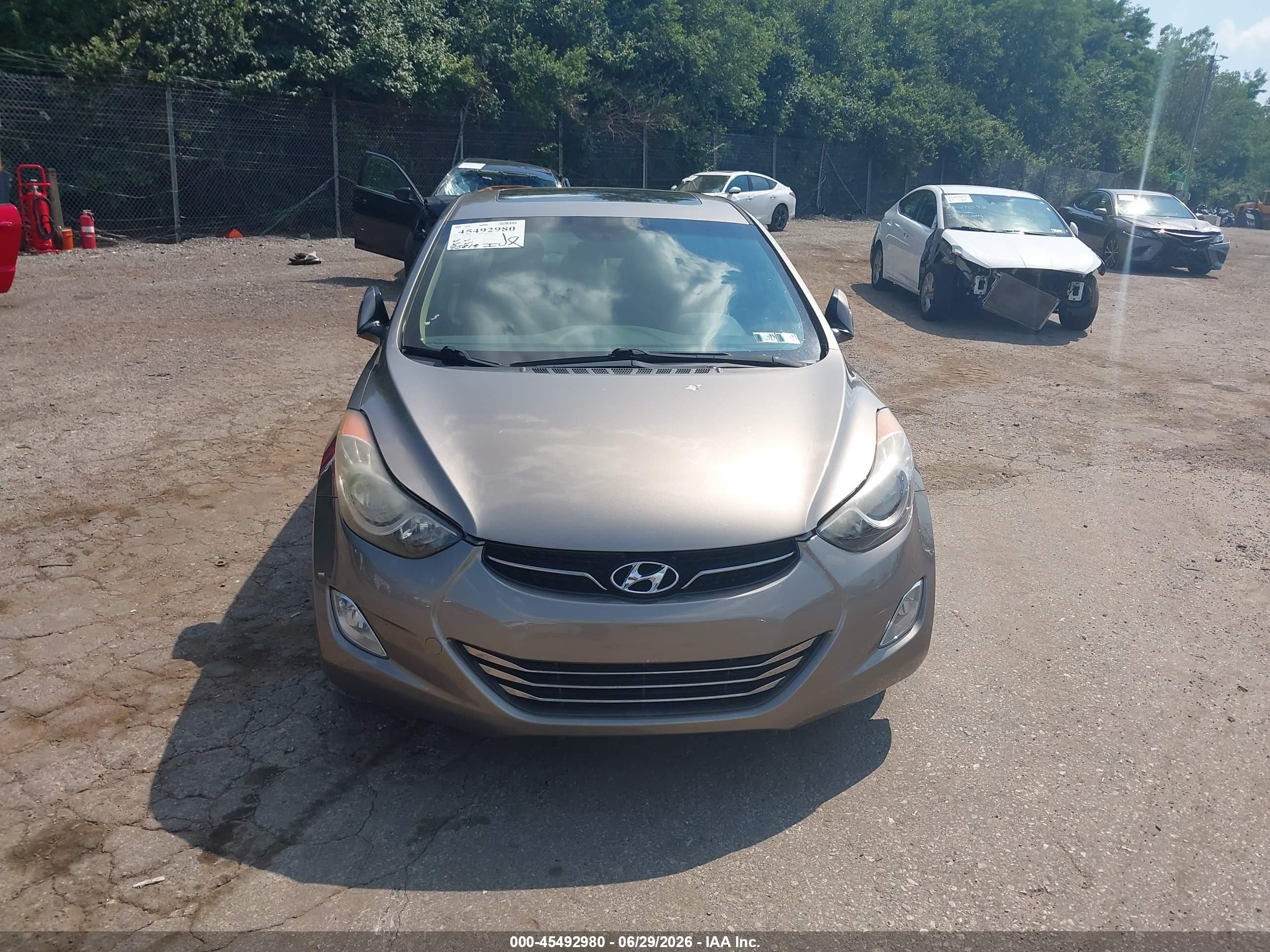 2013 Hyundai Elantra Limited Tan vin: 5NPDH4AE6DH269611