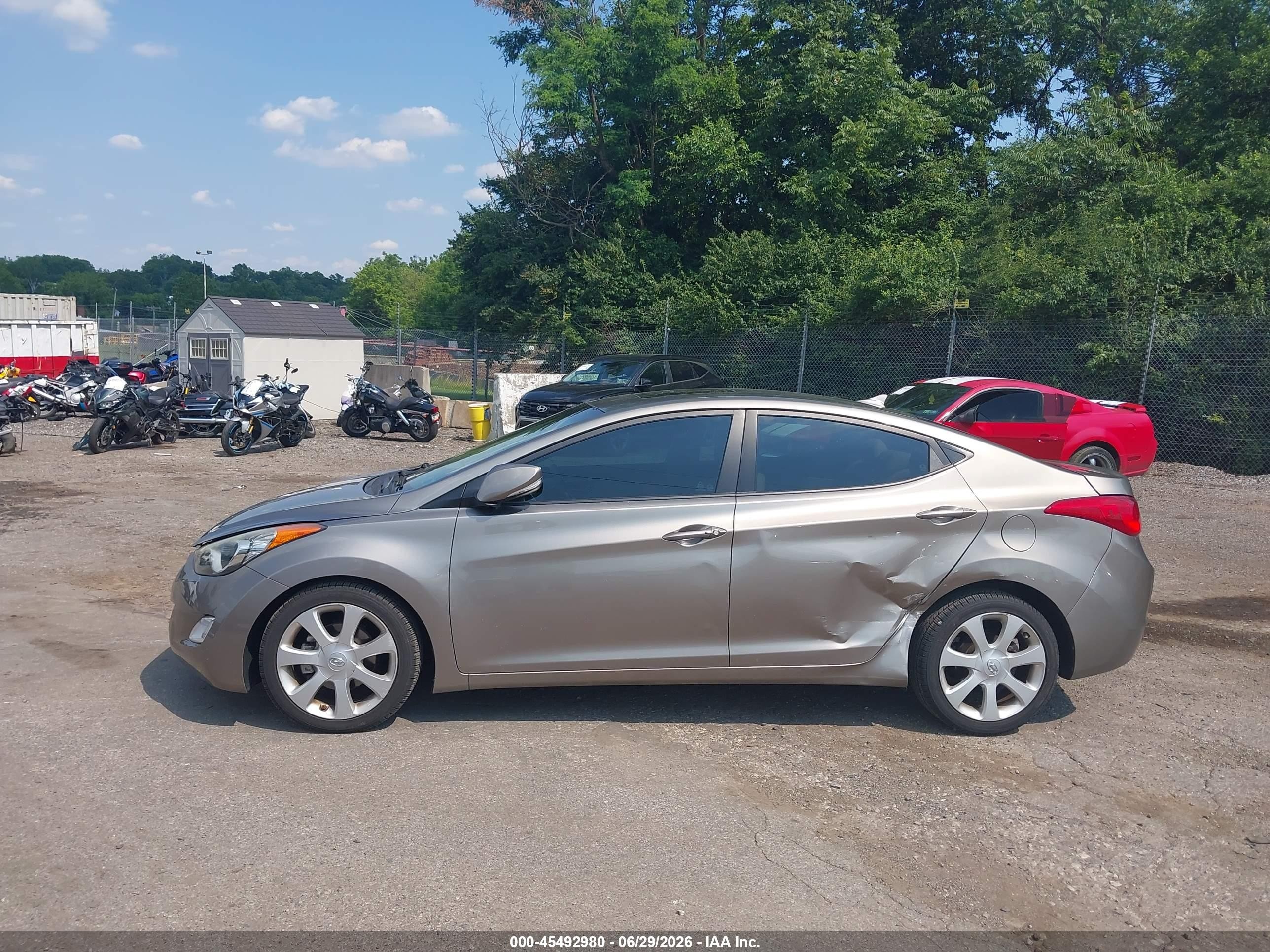 2013 Hyundai Elantra Limited Tan vin: 5NPDH4AE6DH269611
