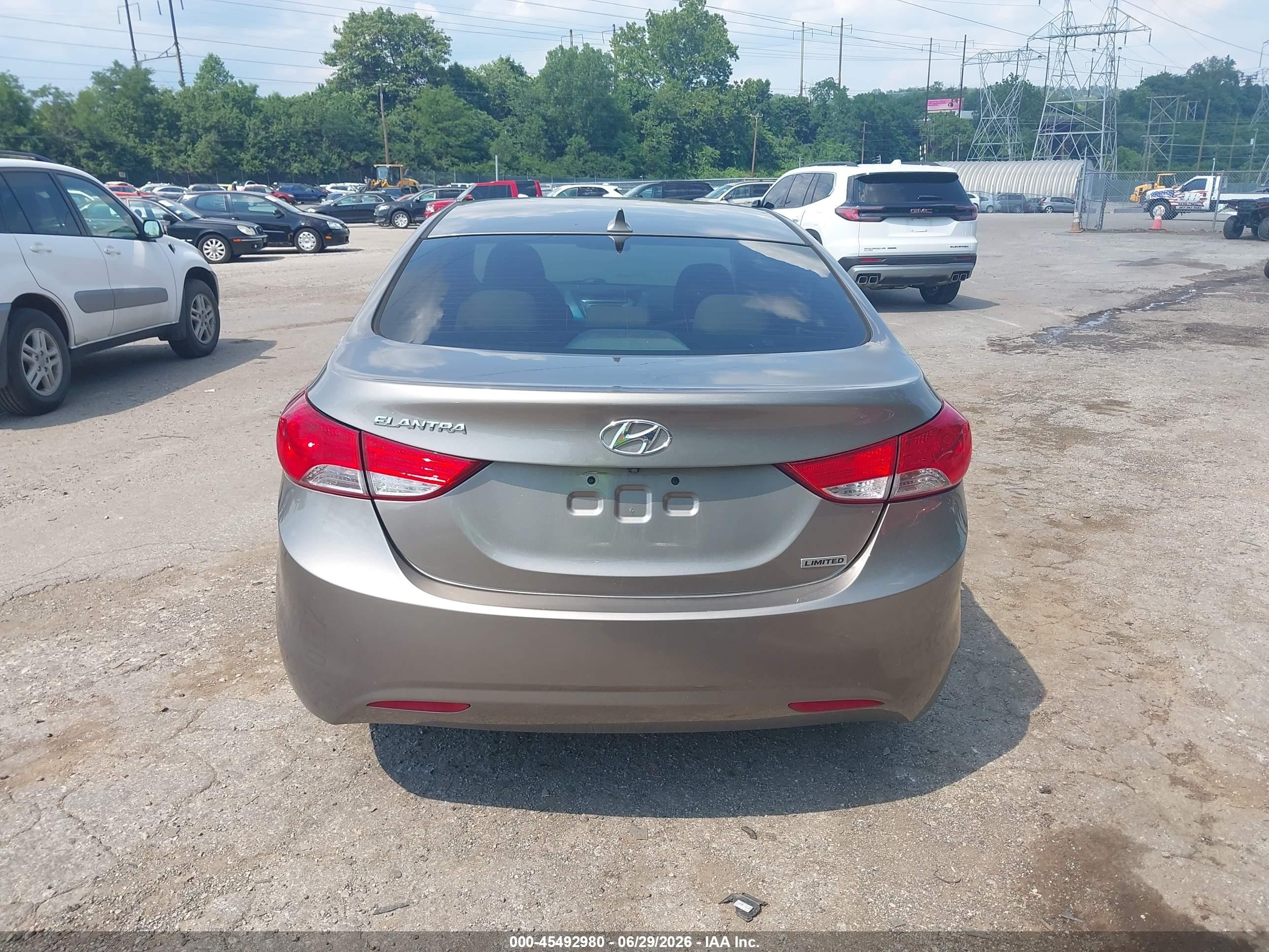 2013 Hyundai Elantra Limited Tan vin: 5NPDH4AE6DH269611