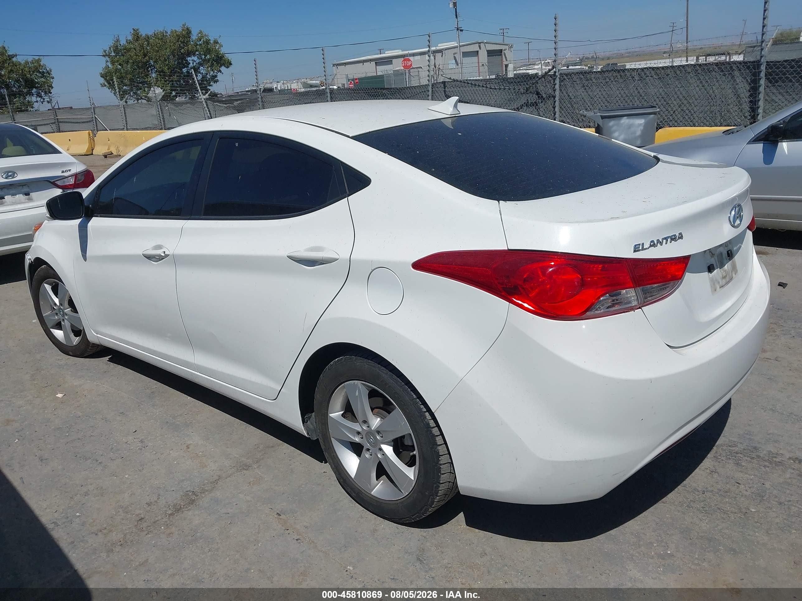 2013 Hyundai Elantra Gls White vin: 5NPDH4AE6DH342492