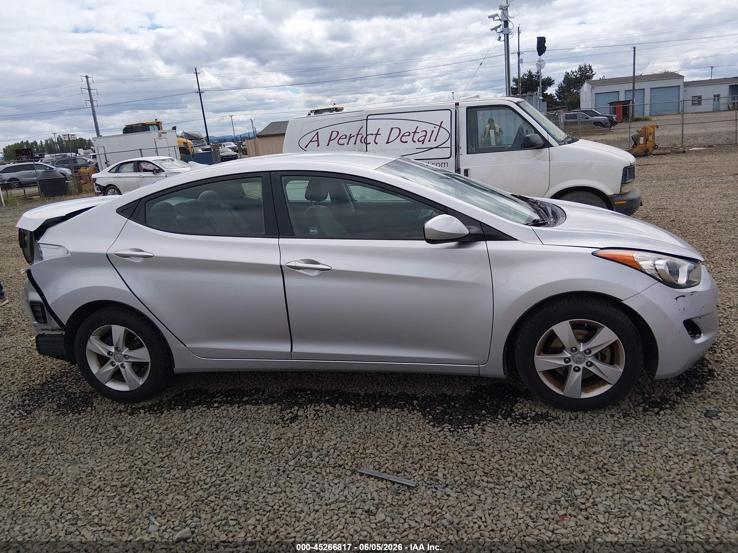 2013 Hyundai Elantra Gls Silver vin: 5NPDH4AE6DH353590