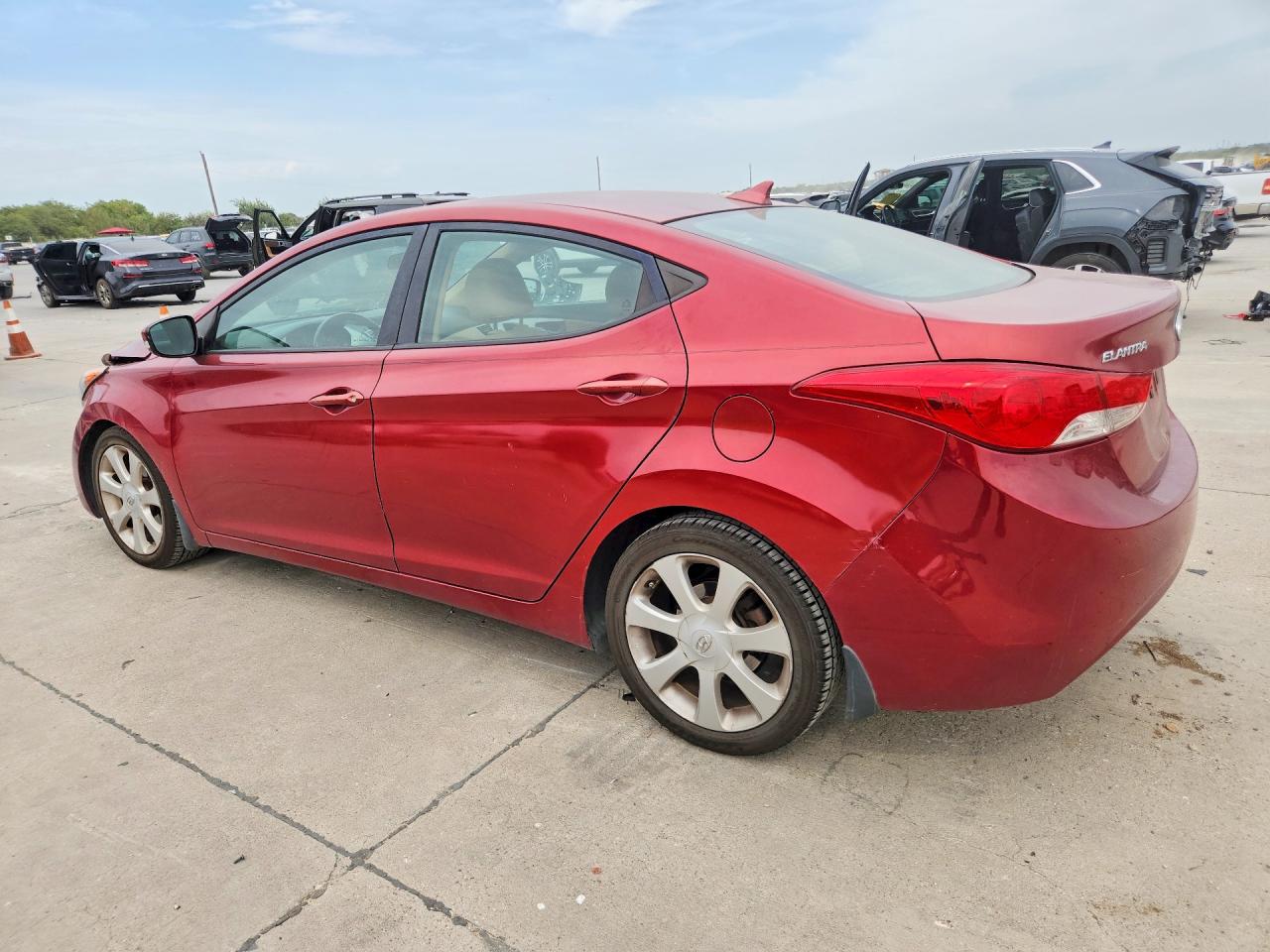2013 Hyundai Elantra Limited Красный vin: 5NPDH4AE6DH417028