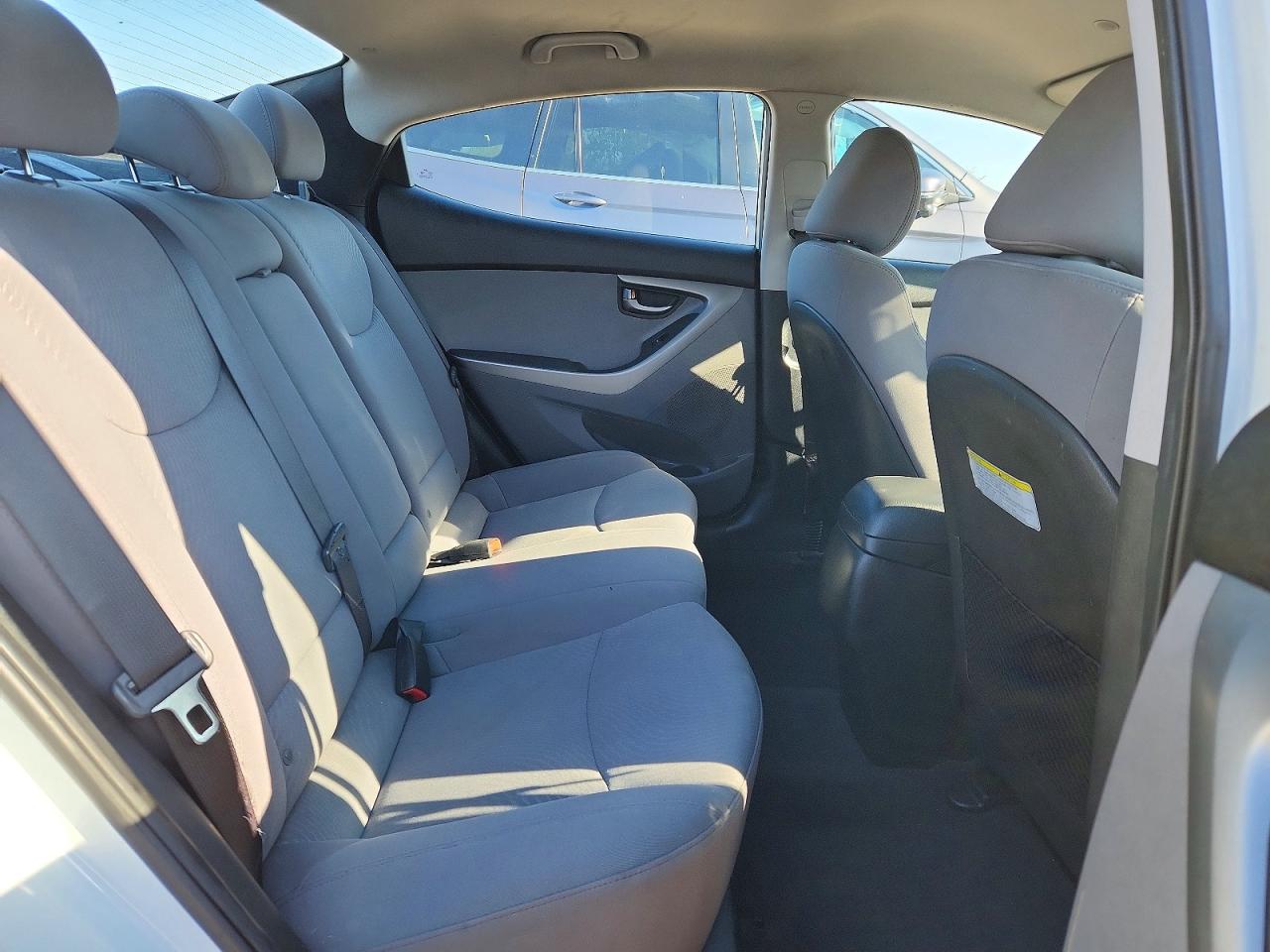 2014 Hyundai Elantra Se White vin: 5NPDH4AE6EH515896