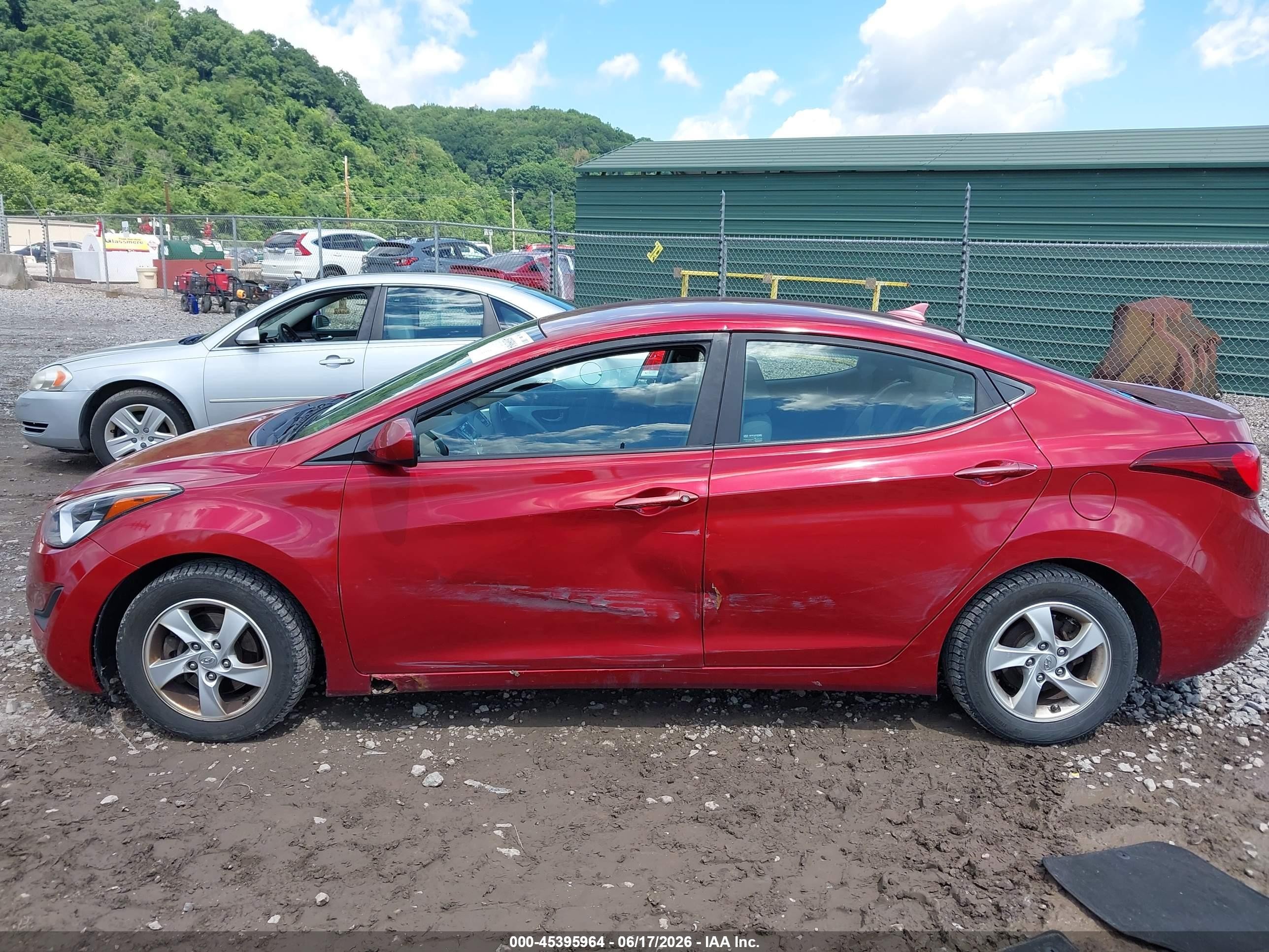 2014 Hyundai Elantra Se Red vin: 5NPDH4AE6EH543231
