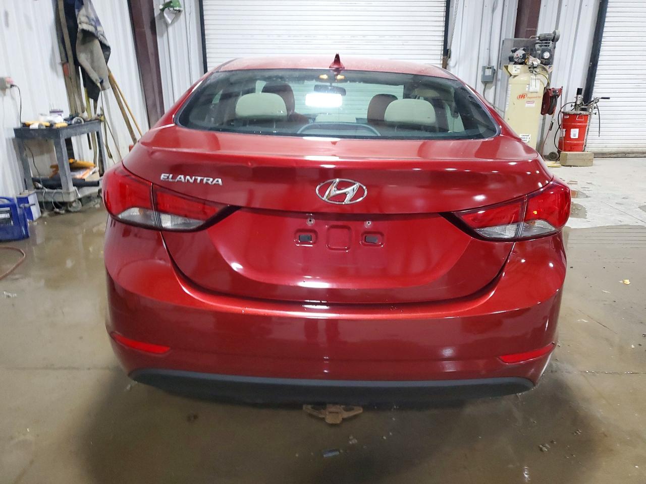 2014 Hyundai Elantra Se Red vin: 5NPDH4AE6EH546310
