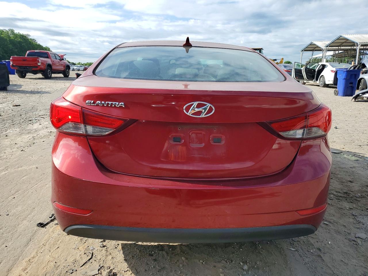 2015 Hyundai Elantra Se Red vin: 5NPDH4AE6FH560998