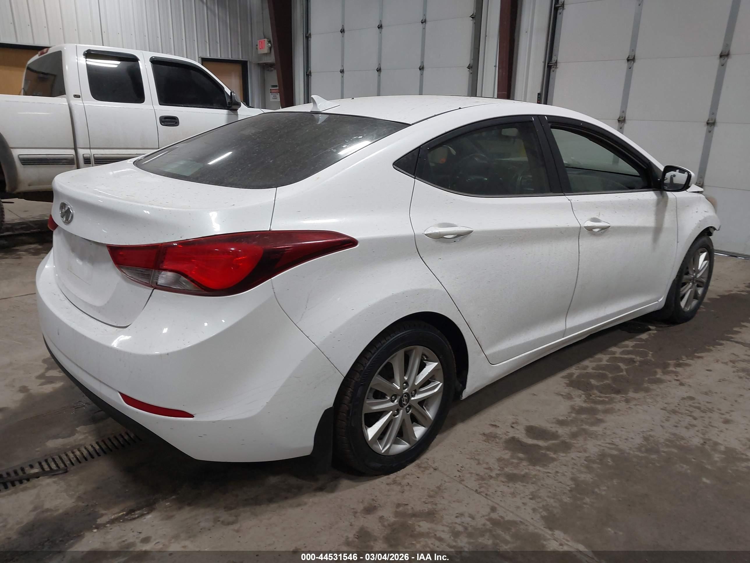 2015 Hyundai Elantra Se White vin: 5NPDH4AE6FH592334