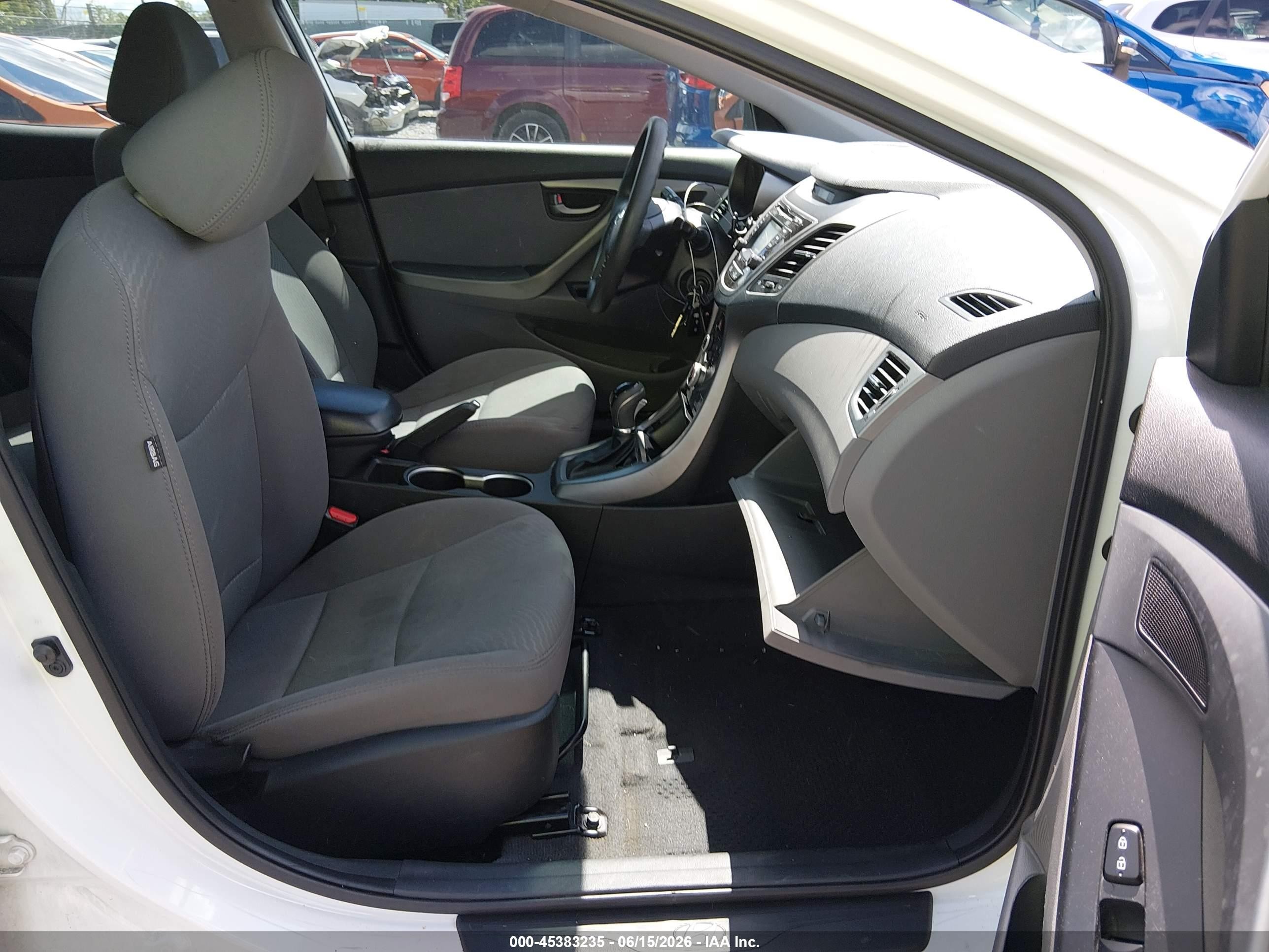 2015 Hyundai Elantra Se White vin: 5NPDH4AE6FH596089