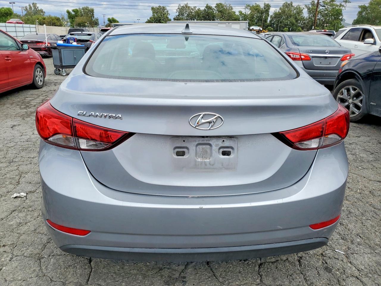 2015 Hyundai Elantra Se Серебряный vin: 5NPDH4AE6FH599378